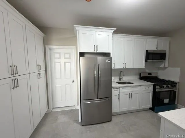 667 Morris Park Avenue, New York, NY, 3 Bedrooms Bedrooms, 6 Rooms Rooms,1 BathroomBathrooms,Residential Lease,For Rent,Morris Park,0,1012564 667 Morris Park Avenue, New York, NY, 3 Bedrooms Bedrooms, 6 Rooms Rooms,1 BathroomBathrooms,Residential Lease,For Rent,Morris Park,0,1012564