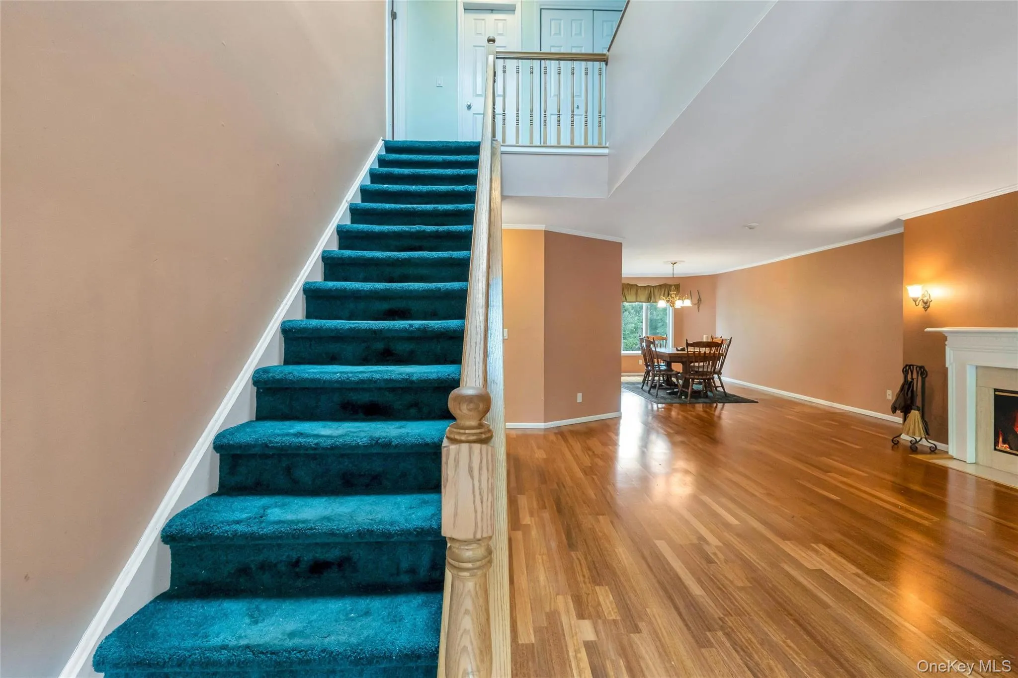 Stairs to Bedrooms and Lofted Area Stairs to Bedrooms and Lofted Area