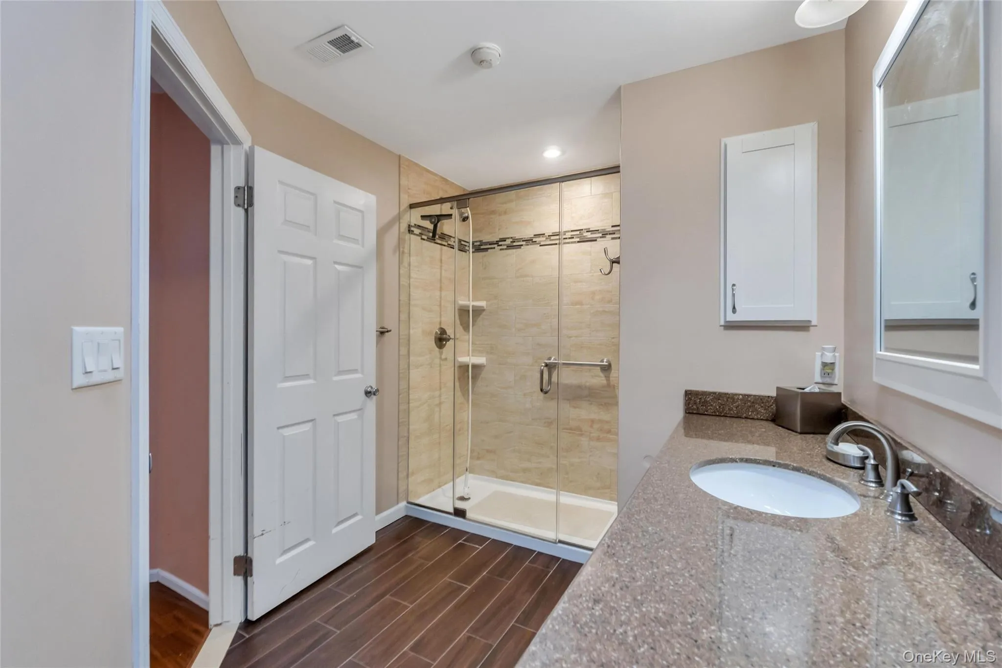 Master bedroom bathroom Master bedroom bathroom