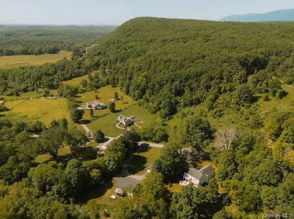 181 Vedder Road, Catskill, NY, 5 Bedrooms Bedrooms, 10 Rooms Rooms,3 BathroomsBathrooms,Residential,For Rent,Vedder,0,1012572 181 Vedder Road, Catskill, NY, 5 Bedrooms Bedrooms, 10 Rooms Rooms,3 BathroomsBathrooms,Residential,For Rent,Vedder,0,1012572
