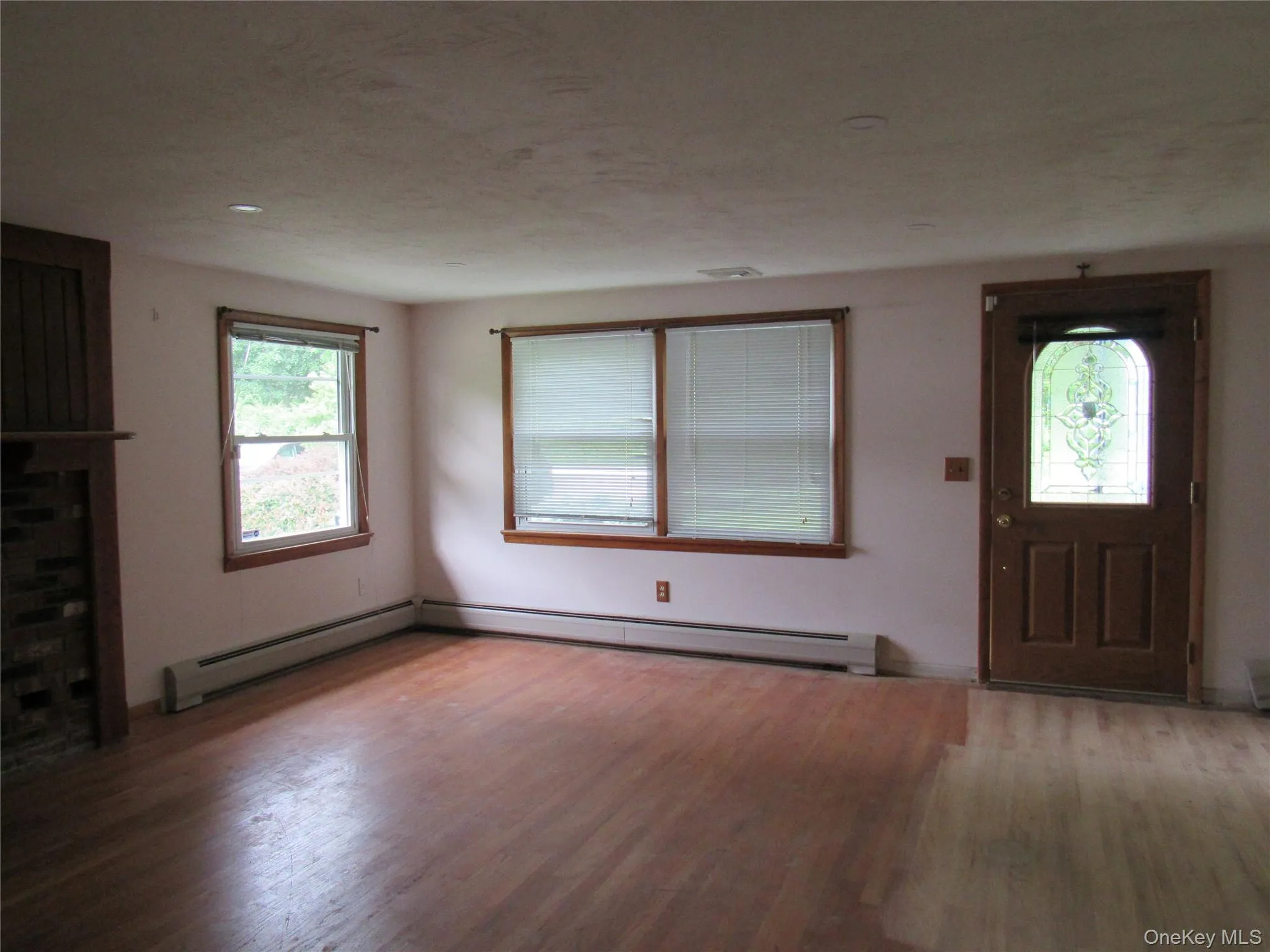 6 Meadow Avenue, Blooming Grove, NY, 3 Bedrooms Bedrooms, 6 Rooms Rooms,1 BathroomBathrooms,Residential,For Rent,Meadow,0,1012580 6 Meadow Avenue, Blooming Grove, NY, 3 Bedrooms Bedrooms, 6 Rooms Rooms,1 BathroomBathrooms,Residential,For Rent,Meadow,0,1012580