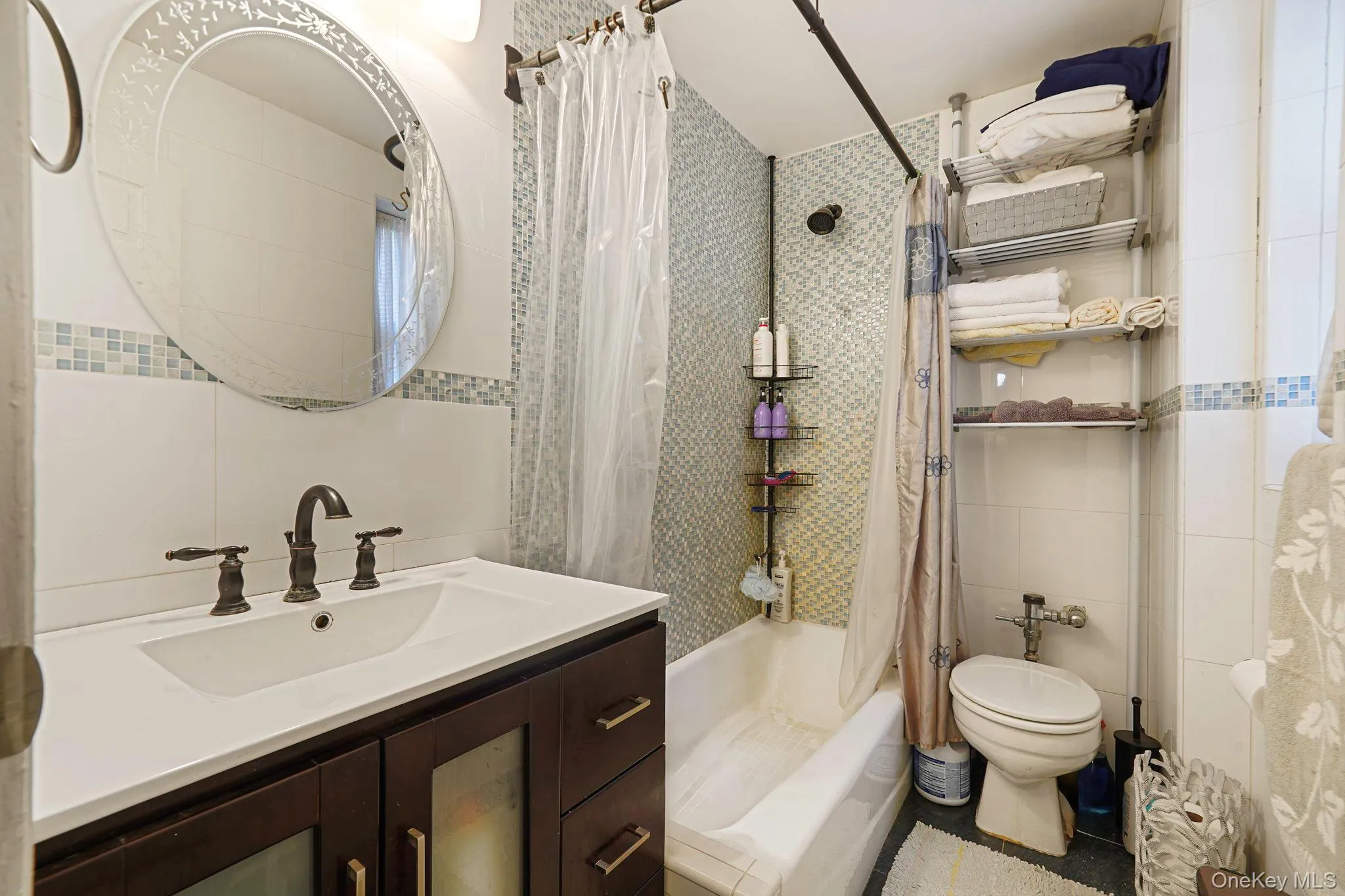 67-66 108th Street, New York, NY, 1 Bedroom Bedrooms, 4 Rooms Rooms,1 BathroomBathrooms,Residential,For Rent,108th,0,1012584 67-66 108th Street, New York, NY, 1 Bedroom Bedrooms, 4 Rooms Rooms,1 BathroomBathrooms,Residential,For Rent,108th,0,1012584