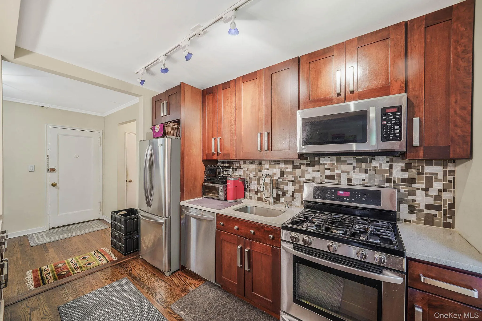 67-66 108th Street, New York, NY, 1 Bedroom Bedrooms, 4 Rooms Rooms,1 BathroomBathrooms,Residential,For Rent,108th,0,1012584 67-66 108th Street, New York, NY, 1 Bedroom Bedrooms, 4 Rooms Rooms,1 BathroomBathrooms,Residential,For Rent,108th,0,1012584