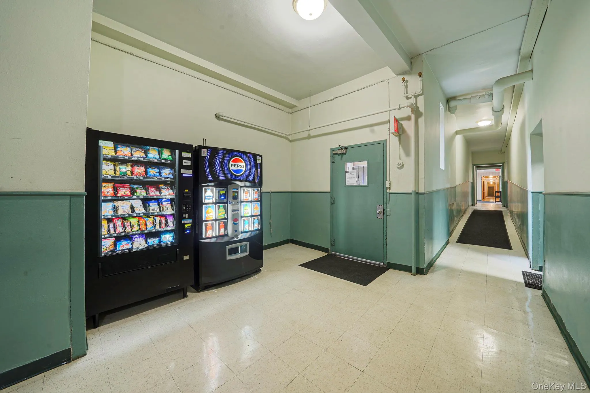 67-66 108th Street, New York, NY, 1 Bedroom Bedrooms, 4 Rooms Rooms,1 BathroomBathrooms,Residential,For Rent,108th,0,1012584 67-66 108th Street, New York, NY, 1 Bedroom Bedrooms, 4 Rooms Rooms,1 BathroomBathrooms,Residential,For Rent,108th,0,1012584