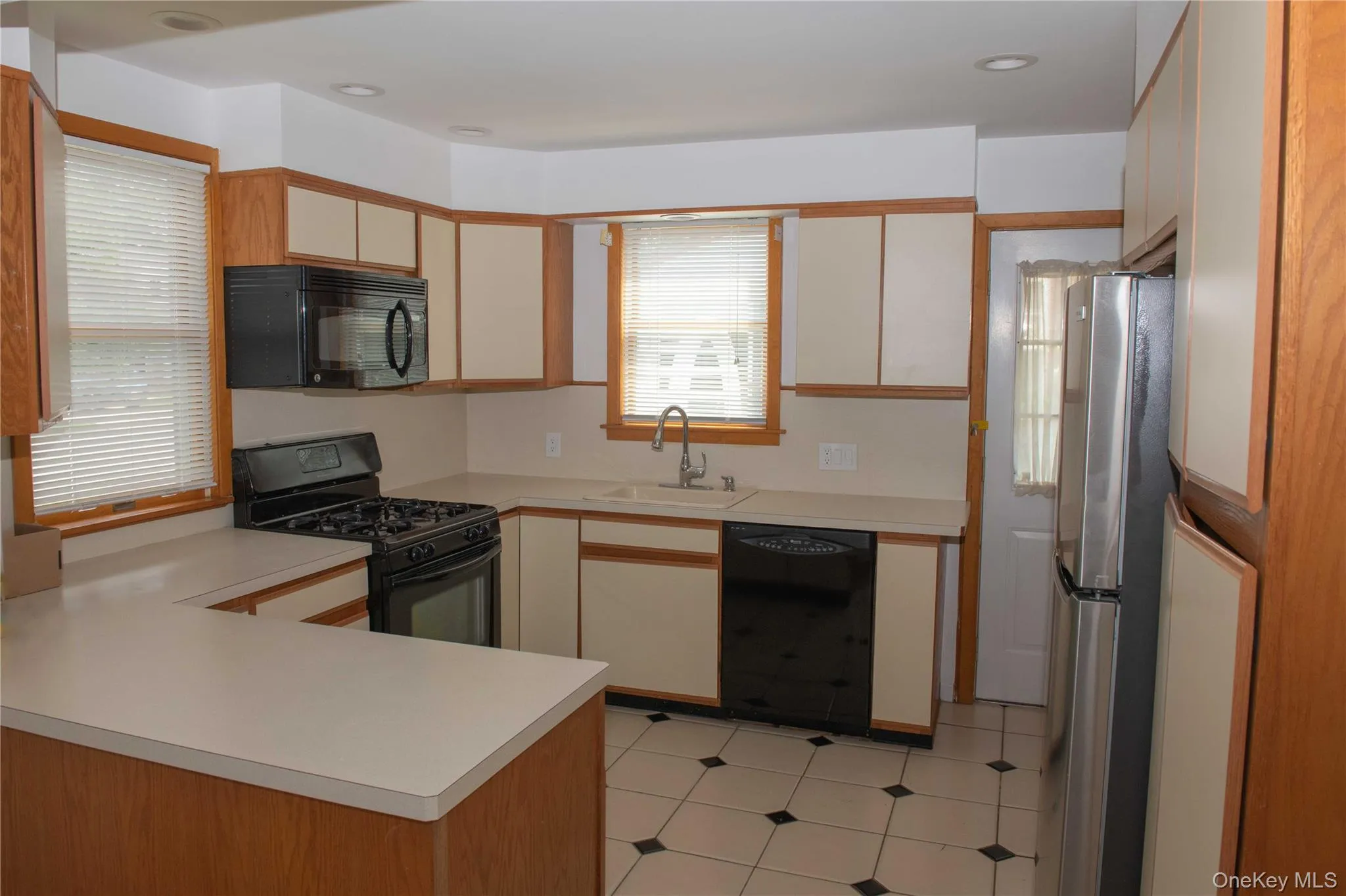 2445 Soper Avenue, Hempstead, NY, 4 Bedrooms Bedrooms, 8 Rooms Rooms,2 BathroomsBathrooms,Residential,For Rent,Soper,0,1012585 2445 Soper Avenue, Hempstead, NY, 4 Bedrooms Bedrooms, 8 Rooms Rooms,2 BathroomsBathrooms,Residential,For Rent,Soper,0,1012585