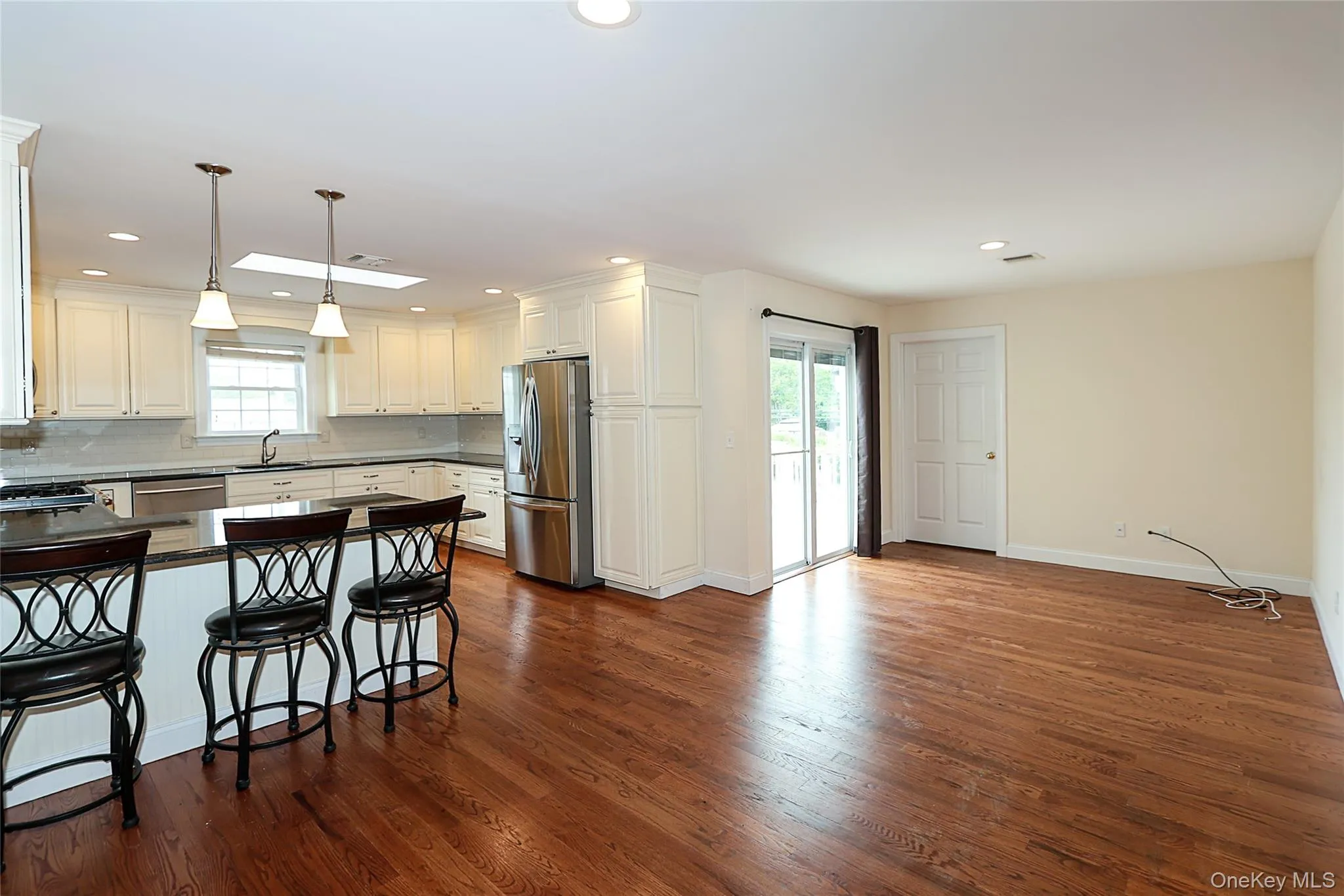 370 Rider Avenue, Brookhaven, NY, 3 Bedrooms Bedrooms, 8 Rooms Rooms,2 BathroomsBathrooms,Residential,For Rent,Rider,0,1012587 370 Rider Avenue, Brookhaven, NY, 3 Bedrooms Bedrooms, 8 Rooms Rooms,2 BathroomsBathrooms,Residential,For Rent,Rider,0,1012587