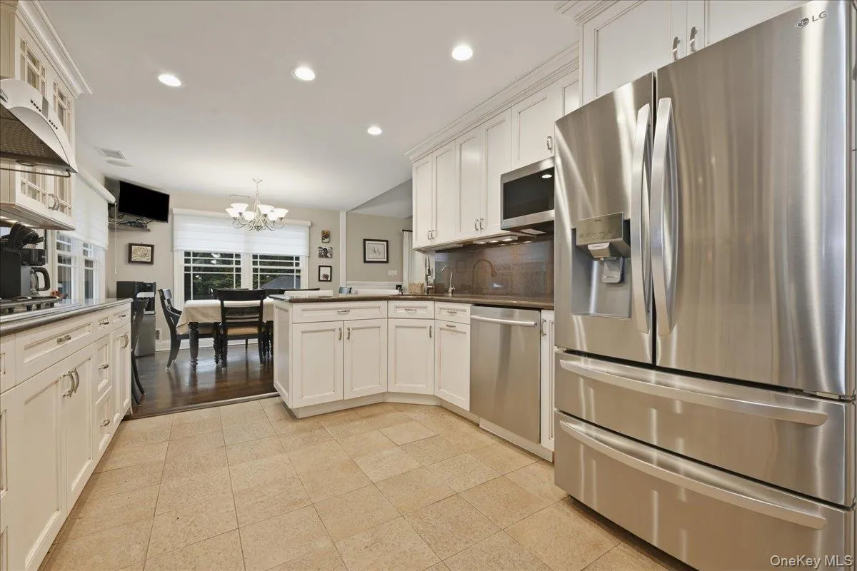 Kitchen with Stainless Steel Appliances Kitchen with Stainless Steel Appliances