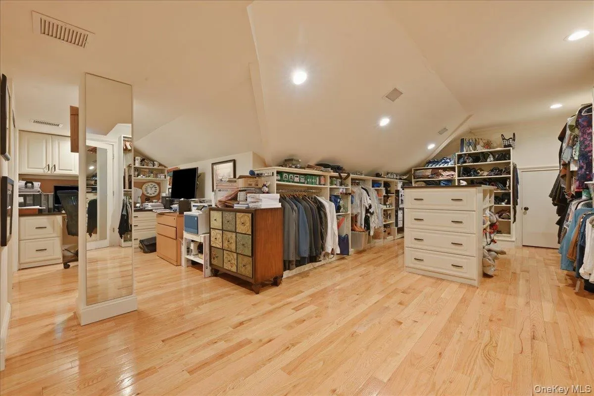 42 Mc Lane Drive, Huntington, NY, 3 Bedrooms Bedrooms, 8 Rooms Rooms,3 BathroomsBathrooms,Residential,For Rent,Mc Lane,0,KEY1012588 42 Mc Lane Drive, Huntington, NY, 3 Bedrooms Bedrooms, 8 Rooms Rooms,3 BathroomsBathrooms,Residential,For Rent,Mc Lane,0,KEY1012588