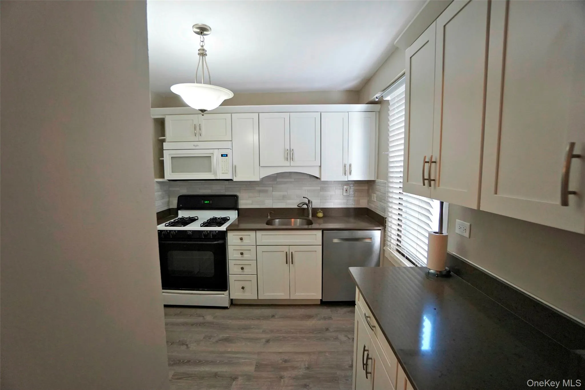 123-40 83rd Ave Avenue, New York, NY, 2 Bedrooms Bedrooms, 6 Rooms Rooms,1 BathroomBathrooms,Residential,For Rent,Ave,0,1012589 123-40 83rd Ave Avenue, New York, NY, 2 Bedrooms Bedrooms, 6 Rooms Rooms,1 BathroomBathrooms,Residential,For Rent,Ave,0,1012589