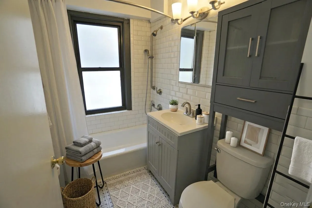 123-40 83rd Ave Avenue, New York, NY, 2 Bedrooms Bedrooms, 6 Rooms Rooms,1 BathroomBathrooms,Residential,For Rent,Ave,0,1012589 123-40 83rd Ave Avenue, New York, NY, 2 Bedrooms Bedrooms, 6 Rooms Rooms,1 BathroomBathrooms,Residential,For Rent,Ave,0,1012589