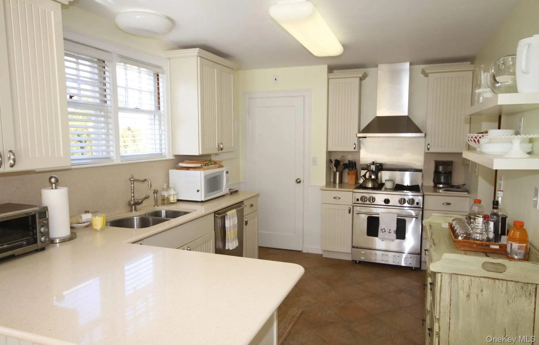 45 Cooper Street, Southampton, NY, 3 Bedrooms Bedrooms, 7 Rooms Rooms,2 BathroomsBathrooms,Residential Lease,For Rent,Cooper,0,1012593 45 Cooper Street, Southampton, NY, 3 Bedrooms Bedrooms, 7 Rooms Rooms,2 BathroomsBathrooms,Residential Lease,For Rent,Cooper,0,1012593