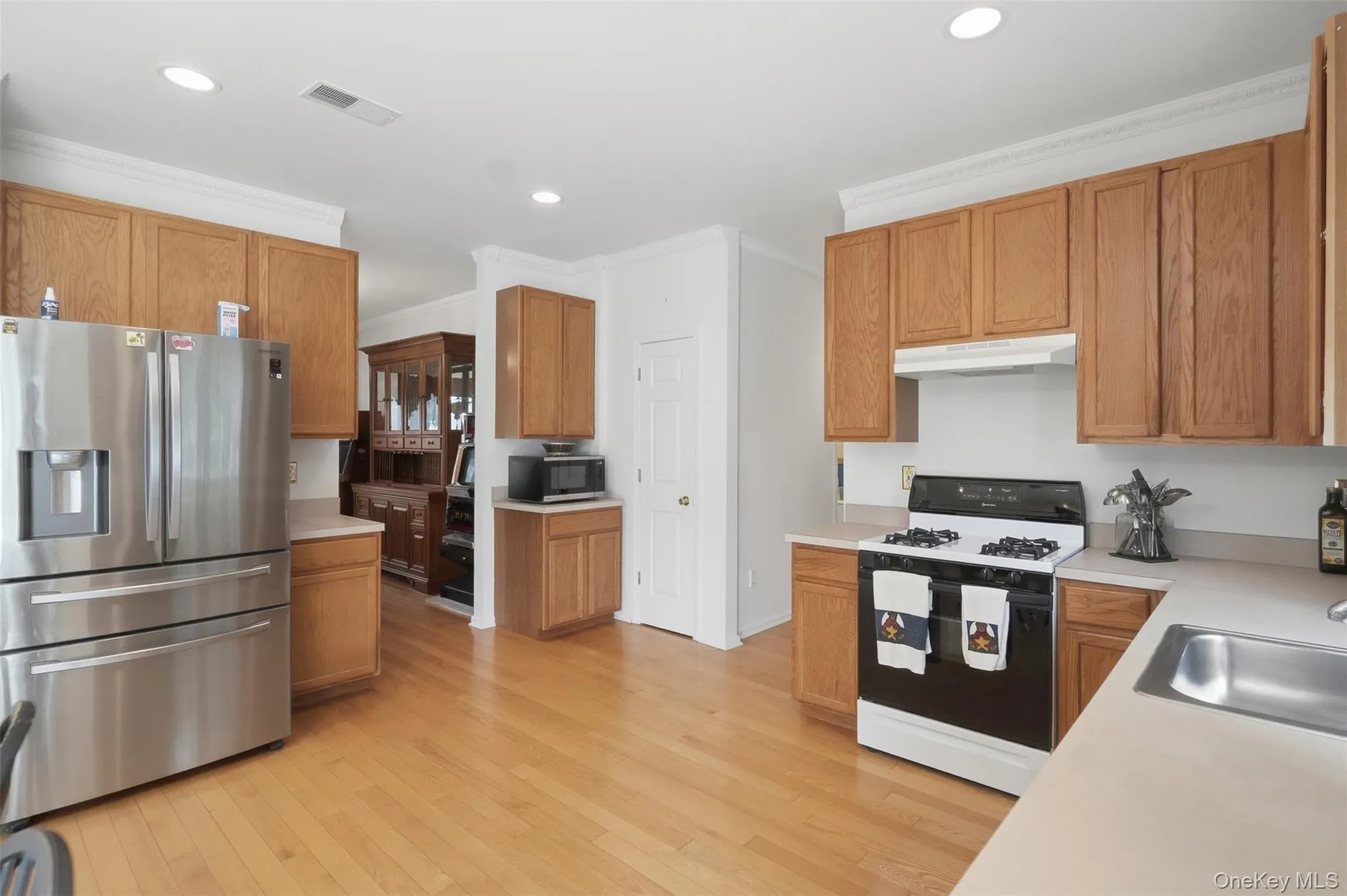 2 Gatehouse Place, Montgomery, NY, 4 Bedrooms Bedrooms, 8 Rooms Rooms,2 BathroomsBathrooms,Residential,For Rent,Gatehouse,0,1012594 2 Gatehouse Place, Montgomery, NY, 4 Bedrooms Bedrooms, 8 Rooms Rooms,2 BathroomsBathrooms,Residential,For Rent,Gatehouse,0,1012594
