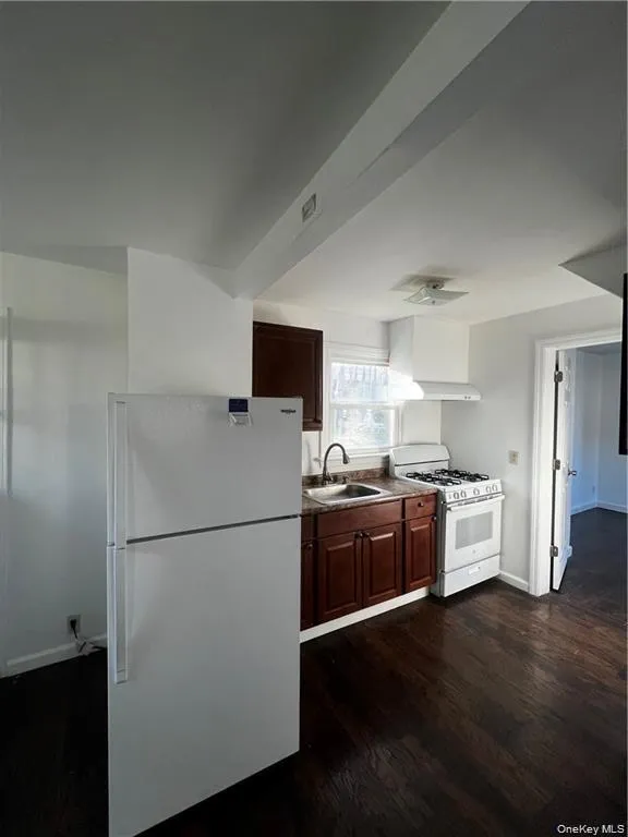 644 Harrison Avenue, Peekskill, NY, 3 Bedrooms Bedrooms, 5 Rooms Rooms,1 BathroomBathrooms,Residential Lease,For Rent,Harrison,0,1012595 644 Harrison Avenue, Peekskill, NY, 3 Bedrooms Bedrooms, 5 Rooms Rooms,1 BathroomBathrooms,Residential Lease,For Rent,Harrison,0,1012595