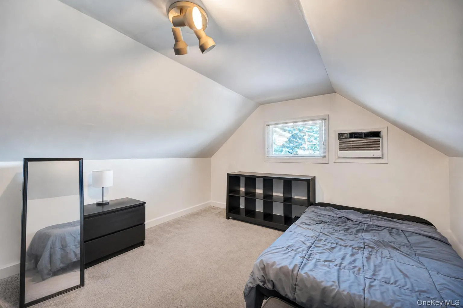 8 Wantagh Avenue, Islip, NY, 4 Bedrooms Bedrooms, 8 Rooms Rooms,2 BathroomsBathrooms,Residential,For Rent,Wantagh,0,KEY1012597 8 Wantagh Avenue, Islip, NY, 4 Bedrooms Bedrooms, 8 Rooms Rooms,2 BathroomsBathrooms,Residential,For Rent,Wantagh,0,KEY1012597