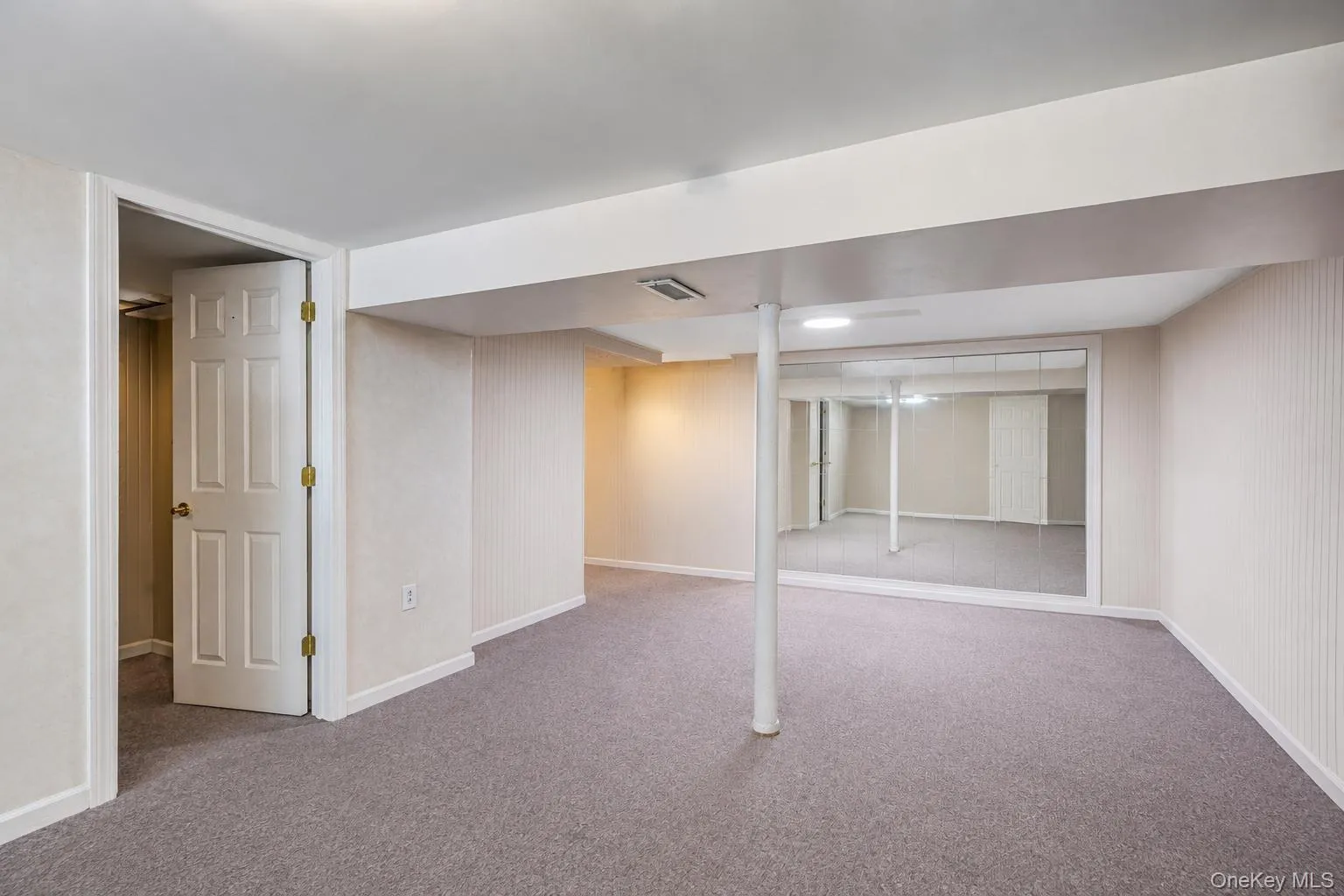 8 Wantagh Avenue, Islip, NY, 4 Bedrooms Bedrooms, 8 Rooms Rooms,2 BathroomsBathrooms,Residential,For Rent,Wantagh,0,KEY1012597 8 Wantagh Avenue, Islip, NY, 4 Bedrooms Bedrooms, 8 Rooms Rooms,2 BathroomsBathrooms,Residential,For Rent,Wantagh,0,KEY1012597