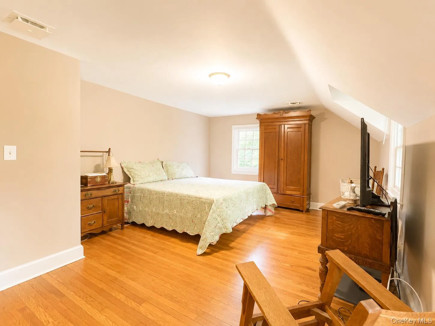 15 Anita Place, Oyster Bay, NY, 4 Bedrooms Bedrooms, 8 Rooms Rooms,3 BathroomsBathrooms,Residential,For Rent,Anita,0,1012598 15 Anita Place, Oyster Bay, NY, 4 Bedrooms Bedrooms, 8 Rooms Rooms,3 BathroomsBathrooms,Residential,For Rent,Anita,0,1012598