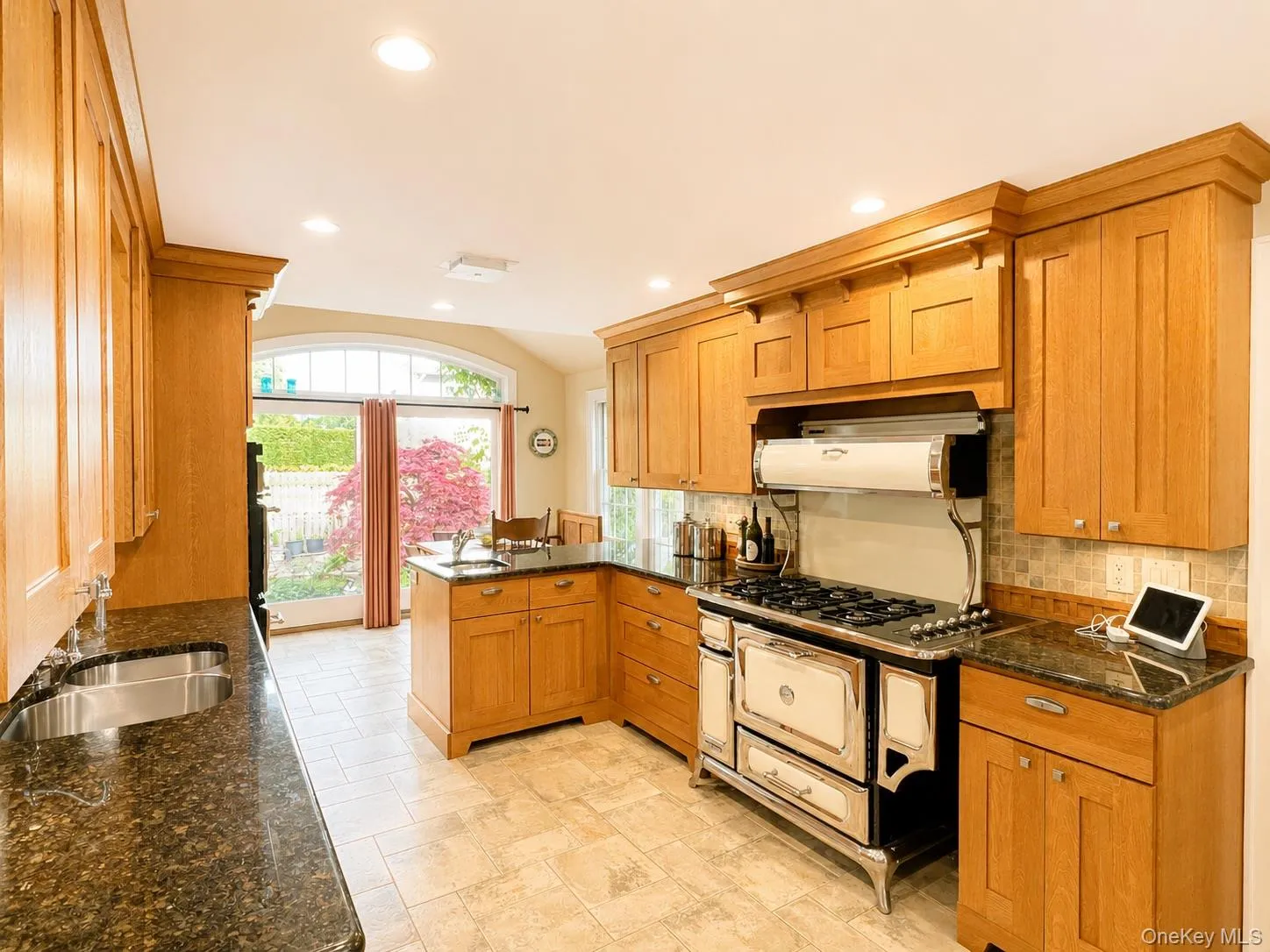 15 Anita Place, Oyster Bay, NY, 4 Bedrooms Bedrooms, 8 Rooms Rooms,3 BathroomsBathrooms,Residential,For Rent,Anita,0,1012598 15 Anita Place, Oyster Bay, NY, 4 Bedrooms Bedrooms, 8 Rooms Rooms,3 BathroomsBathrooms,Residential,For Rent,Anita,0,1012598