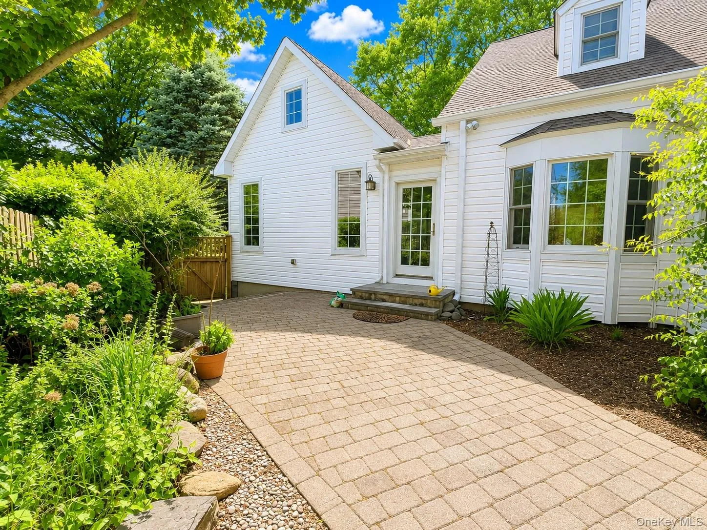 15 Anita Place, Oyster Bay, NY, 4 Bedrooms Bedrooms, 8 Rooms Rooms,3 BathroomsBathrooms,Residential,For Rent,Anita,0,1012598 15 Anita Place, Oyster Bay, NY, 4 Bedrooms Bedrooms, 8 Rooms Rooms,3 BathroomsBathrooms,Residential,For Rent,Anita,0,1012598