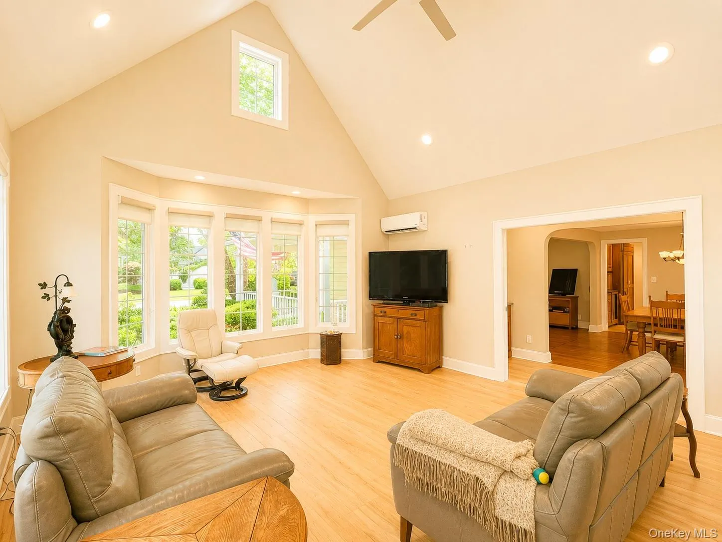 15 Anita Place, Oyster Bay, NY, 4 Bedrooms Bedrooms, 8 Rooms Rooms,3 BathroomsBathrooms,Residential,For Rent,Anita,0,1012598 15 Anita Place, Oyster Bay, NY, 4 Bedrooms Bedrooms, 8 Rooms Rooms,3 BathroomsBathrooms,Residential,For Rent,Anita,0,1012598