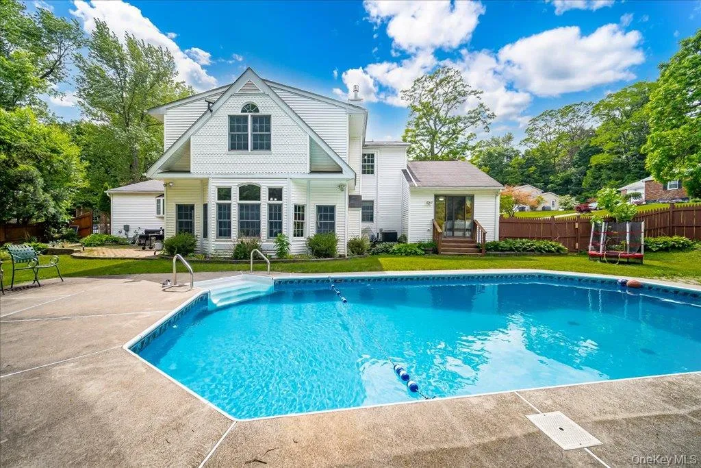 1 Cindy Lane, Woodbury, NY, 5 Bedrooms Bedrooms, 9 Rooms Rooms,4 BathroomsBathrooms,Residential,For Rent,Cindy,0,1012601 1 Cindy Lane, Woodbury, NY, 5 Bedrooms Bedrooms, 9 Rooms Rooms,4 BathroomsBathrooms,Residential,For Rent,Cindy,0,1012601