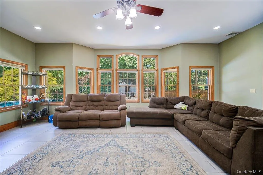 1 Cindy Lane, Woodbury, NY, 5 Bedrooms Bedrooms, 9 Rooms Rooms,4 BathroomsBathrooms,Residential,For Rent,Cindy,0,1012601 1 Cindy Lane, Woodbury, NY, 5 Bedrooms Bedrooms, 9 Rooms Rooms,4 BathroomsBathrooms,Residential,For Rent,Cindy,0,1012601