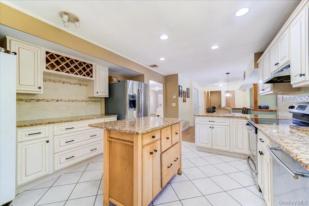 1 Cindy Lane, Woodbury, NY, 5 Bedrooms Bedrooms, 9 Rooms Rooms,4 BathroomsBathrooms,Residential,For Rent,Cindy,0,1012601 1 Cindy Lane, Woodbury, NY, 5 Bedrooms Bedrooms, 9 Rooms Rooms,4 BathroomsBathrooms,Residential,For Rent,Cindy,0,1012601