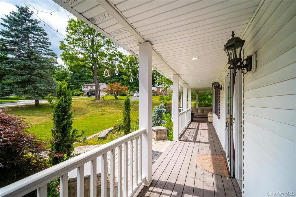 1 Cindy Lane, Woodbury, NY, 5 Bedrooms Bedrooms, 9 Rooms Rooms,4 BathroomsBathrooms,Residential,For Rent,Cindy,0,1012601 1 Cindy Lane, Woodbury, NY, 5 Bedrooms Bedrooms, 9 Rooms Rooms,4 BathroomsBathrooms,Residential,For Rent,Cindy,0,1012601
