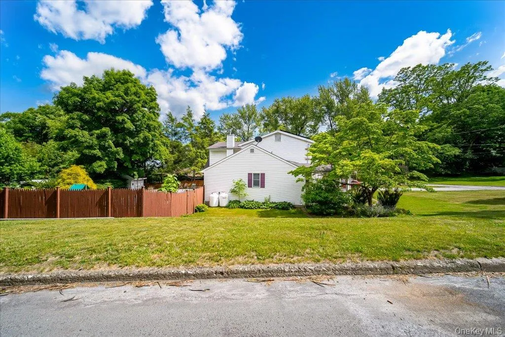 1 Cindy Lane, Woodbury, NY, 5 Bedrooms Bedrooms, 9 Rooms Rooms,4 BathroomsBathrooms,Residential,For Rent,Cindy,0,1012601 1 Cindy Lane, Woodbury, NY, 5 Bedrooms Bedrooms, 9 Rooms Rooms,4 BathroomsBathrooms,Residential,For Rent,Cindy,0,1012601