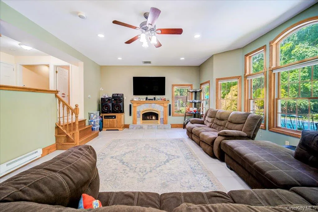 1 Cindy Lane, Woodbury, NY, 5 Bedrooms Bedrooms, 9 Rooms Rooms,4 BathroomsBathrooms,Residential,For Rent,Cindy,0,1012601 1 Cindy Lane, Woodbury, NY, 5 Bedrooms Bedrooms, 9 Rooms Rooms,4 BathroomsBathrooms,Residential,For Rent,Cindy,0,1012601