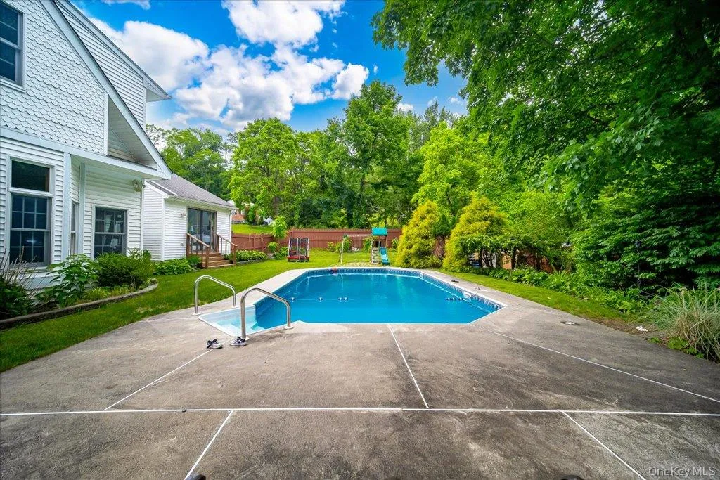 1 Cindy Lane, Woodbury, NY, 5 Bedrooms Bedrooms, 9 Rooms Rooms,4 BathroomsBathrooms,Residential,For Rent,Cindy,0,1012601 1 Cindy Lane, Woodbury, NY, 5 Bedrooms Bedrooms, 9 Rooms Rooms,4 BathroomsBathrooms,Residential,For Rent,Cindy,0,1012601