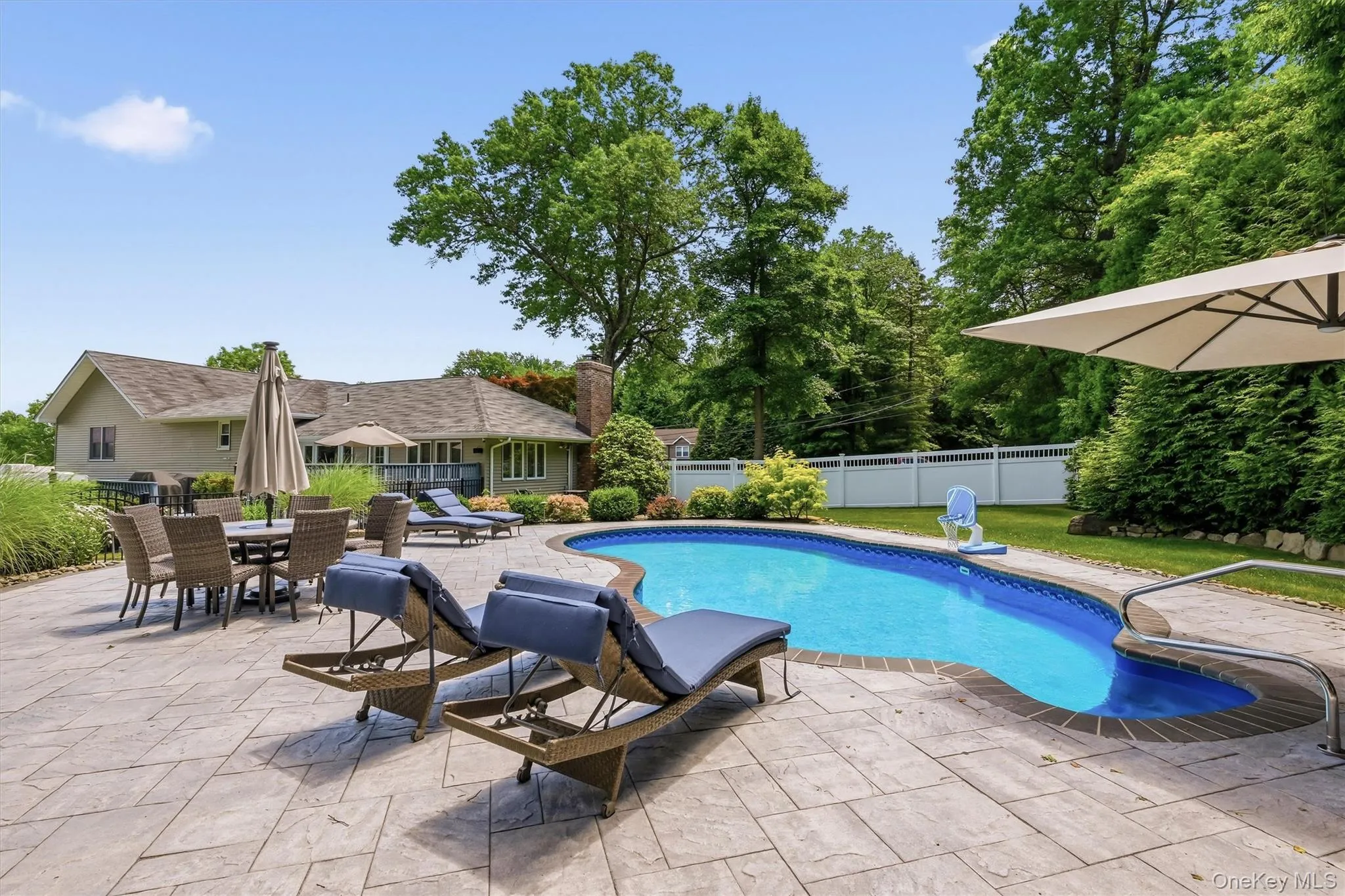 6 Biret Drive, Ramapo, NY, 5 Bedrooms Bedrooms, 10 Rooms Rooms,3 BathroomsBathrooms,Residential,For Rent,Biret,0,1012603 6 Biret Drive, Ramapo, NY, 5 Bedrooms Bedrooms, 10 Rooms Rooms,3 BathroomsBathrooms,Residential,For Rent,Biret,0,1012603