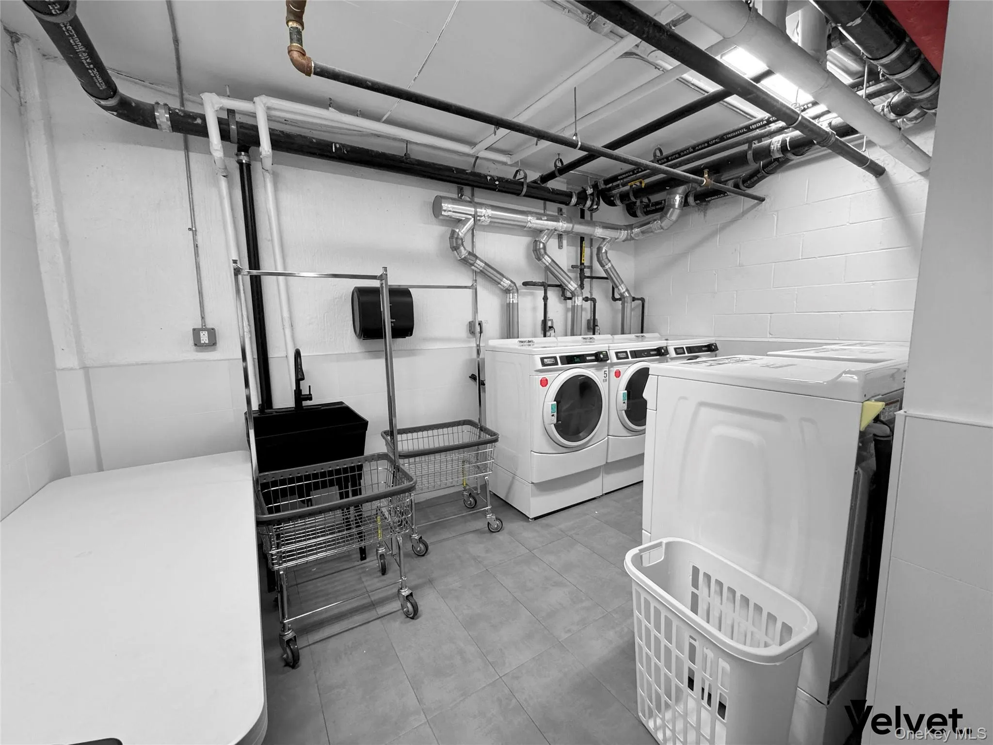 11617 Grosvenor Lane, New York, NY, 1 Bedroom Bedrooms, 3 Rooms Rooms,1 BathroomBathrooms,Residential Lease,For Rent,Grosvenor,0,1012605 11617 Grosvenor Lane, New York, NY, 1 Bedroom Bedrooms, 3 Rooms Rooms,1 BathroomBathrooms,Residential Lease,For Rent,Grosvenor,0,1012605