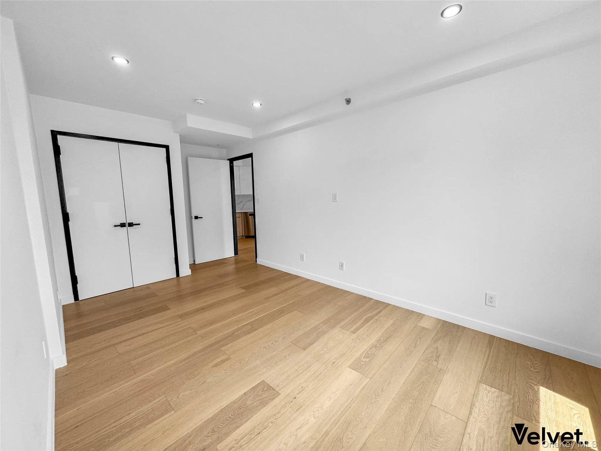 11617 Grosvenor Lane, New York, NY, 1 Bedroom Bedrooms, 3 Rooms Rooms,1 BathroomBathrooms,Residential Lease,For Rent,Grosvenor,0,1012605 11617 Grosvenor Lane, New York, NY, 1 Bedroom Bedrooms, 3 Rooms Rooms,1 BathroomBathrooms,Residential Lease,For Rent,Grosvenor,0,1012605