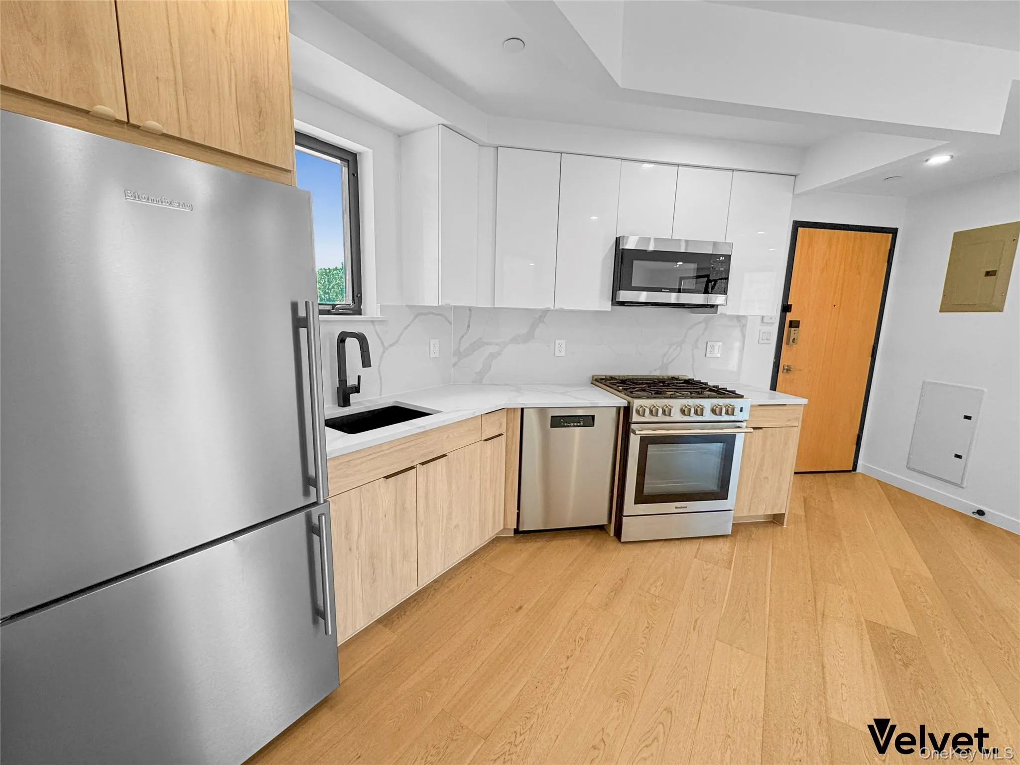 11617 Grosvenor Lane, New York, NY, 1 Bedroom Bedrooms, 3 Rooms Rooms,1 BathroomBathrooms,Residential Lease,For Rent,Grosvenor,0,1012605 11617 Grosvenor Lane, New York, NY, 1 Bedroom Bedrooms, 3 Rooms Rooms,1 BathroomBathrooms,Residential Lease,For Rent,Grosvenor,0,1012605