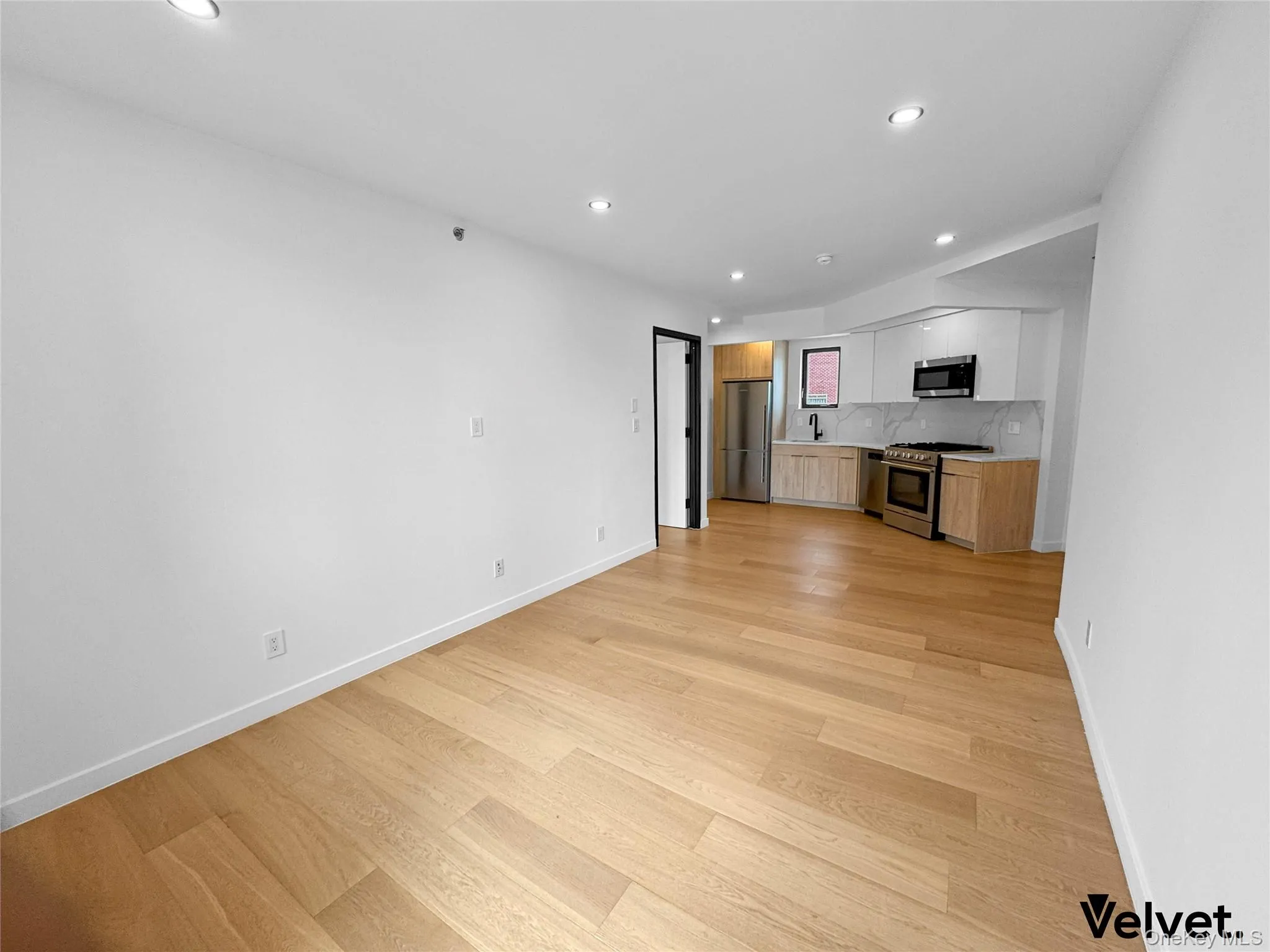 11617 Grosvenor Lane, New York, NY, 1 Bedroom Bedrooms, 3 Rooms Rooms,1 BathroomBathrooms,Residential Lease,For Rent,Grosvenor,0,1012605 11617 Grosvenor Lane, New York, NY, 1 Bedroom Bedrooms, 3 Rooms Rooms,1 BathroomBathrooms,Residential Lease,For Rent,Grosvenor,0,1012605
