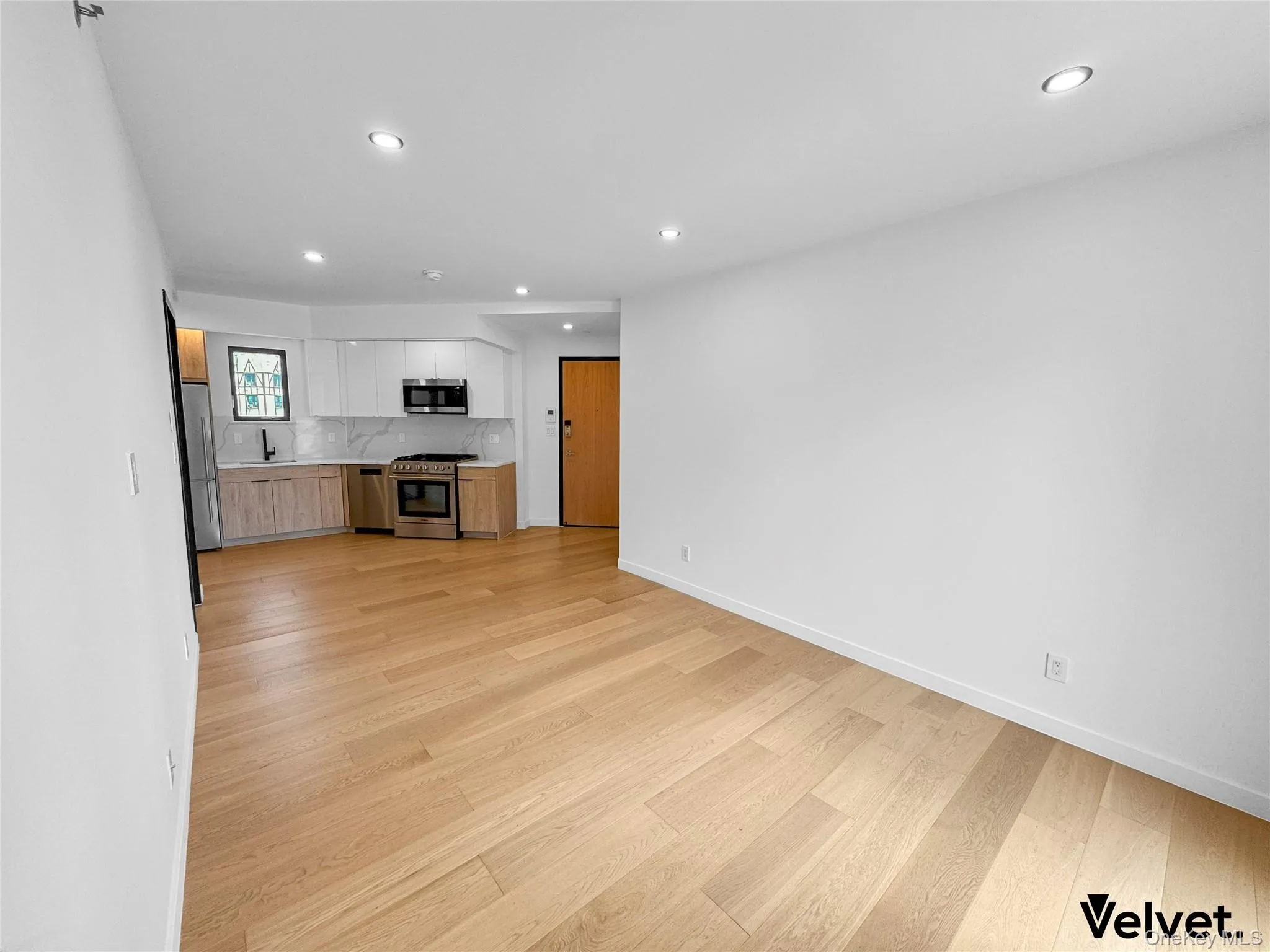 11617 Grosvenor Lane, New York, NY, 1 Bedroom Bedrooms, 3 Rooms Rooms,1 BathroomBathrooms,Residential Lease,For Rent,Grosvenor,0,1012605 11617 Grosvenor Lane, New York, NY, 1 Bedroom Bedrooms, 3 Rooms Rooms,1 BathroomBathrooms,Residential Lease,For Rent,Grosvenor,0,1012605