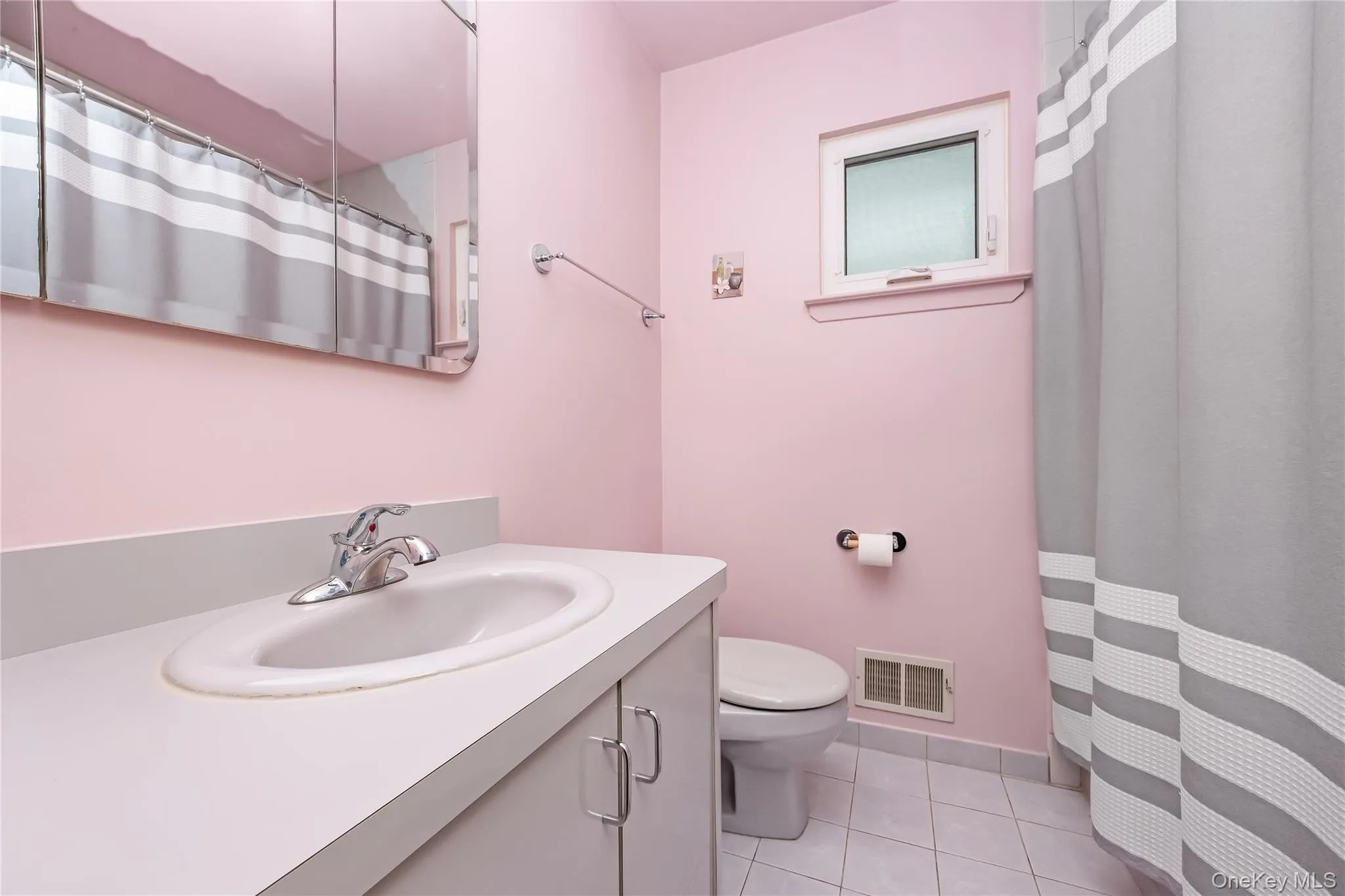 6 Center Street, Oyster Bay, NY, 3 Bedrooms Bedrooms, 6 Rooms Rooms,1 BathroomBathrooms,Residential,For Rent,Center,0,1012607 6 Center Street, Oyster Bay, NY, 3 Bedrooms Bedrooms, 6 Rooms Rooms,1 BathroomBathrooms,Residential,For Rent,Center,0,1012607