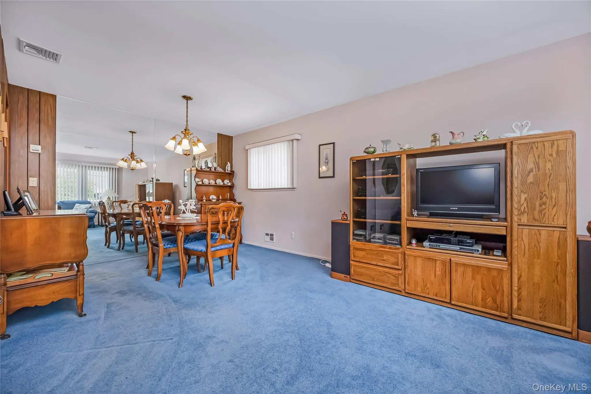 6 Center Street, Oyster Bay, NY, 3 Bedrooms Bedrooms, 6 Rooms Rooms,1 BathroomBathrooms,Residential,For Rent,Center,0,1012607 6 Center Street, Oyster Bay, NY, 3 Bedrooms Bedrooms, 6 Rooms Rooms,1 BathroomBathrooms,Residential,For Rent,Center,0,1012607