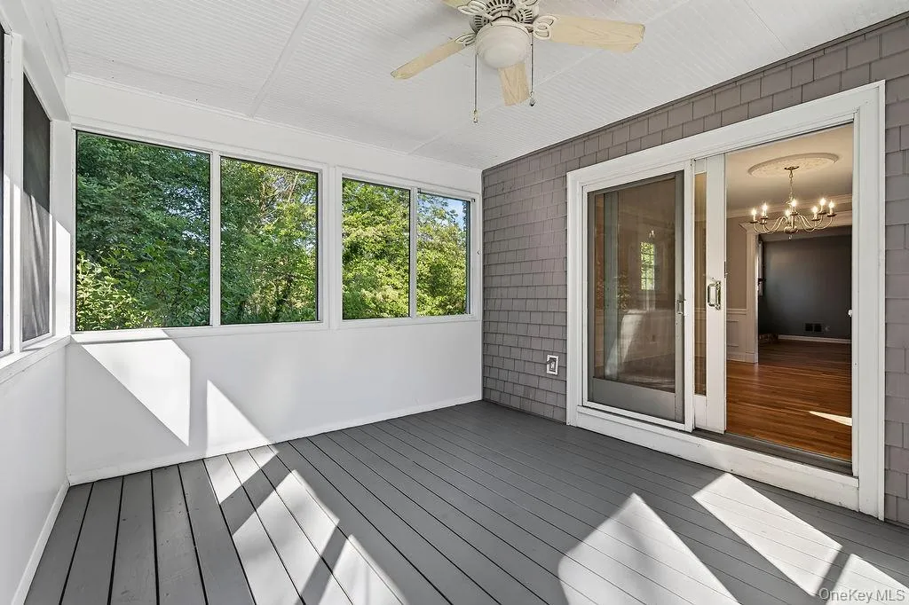 SCREENED IN PORCH OFF DINING ROOM SCREENED IN PORCH OFF DINING ROOM