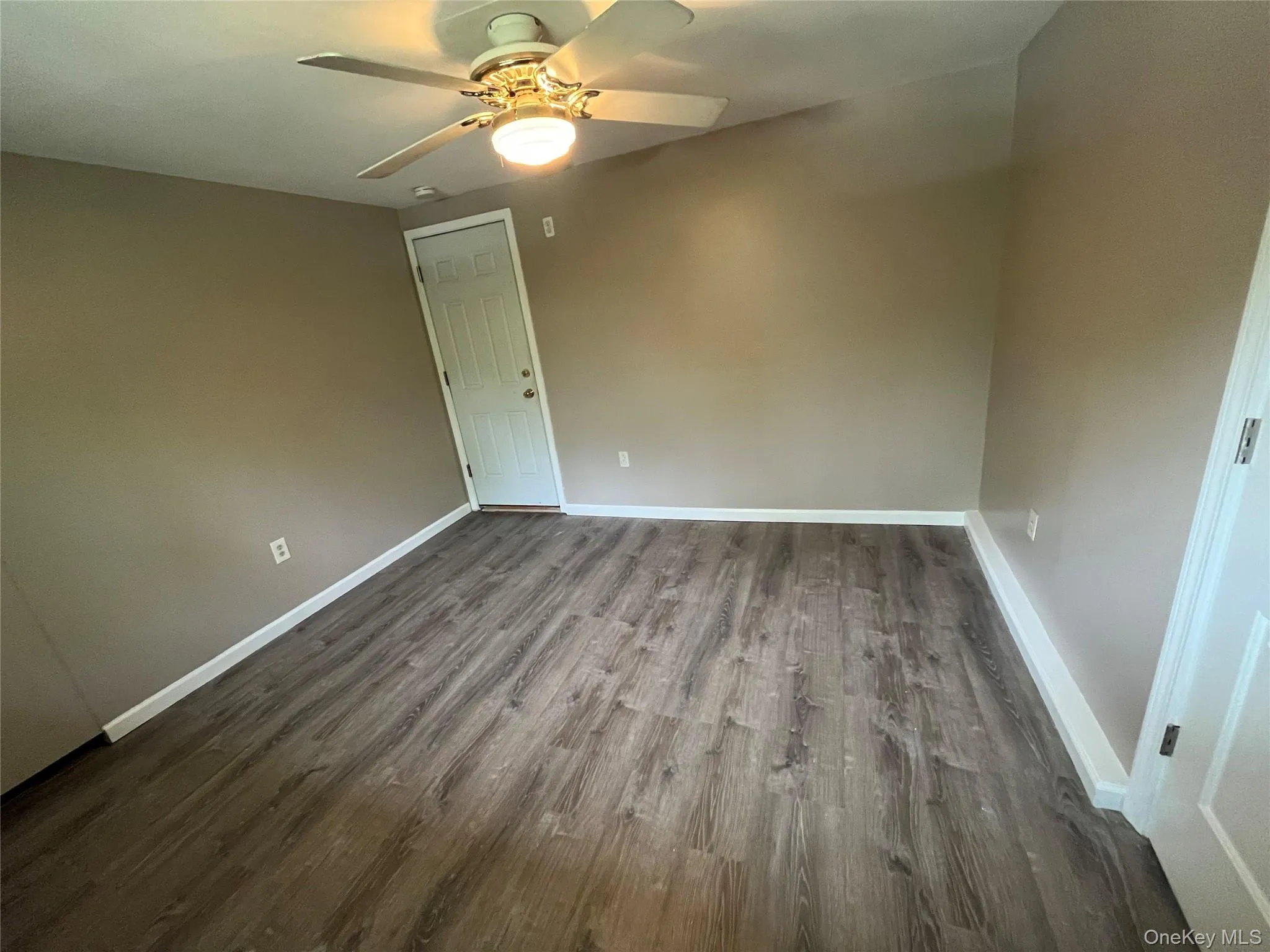 577 East Drive, Babylon, NY, 1 Bedroom Bedrooms, 4 Rooms Rooms,1 BathroomBathrooms,Residential Lease,For Rent,East,0,1012610 577 East Drive, Babylon, NY, 1 Bedroom Bedrooms, 4 Rooms Rooms,1 BathroomBathrooms,Residential Lease,For Rent,East,0,1012610