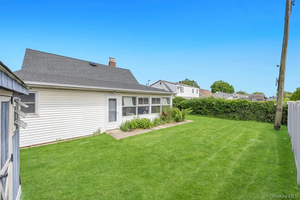 17 Skylark Lane, Hempstead, NY, 5 Bedrooms Bedrooms, 8 Rooms Rooms,2 BathroomsBathrooms,Residential,For Rent,Skylark,0,1012615 17 Skylark Lane, Hempstead, NY, 5 Bedrooms Bedrooms, 8 Rooms Rooms,2 BathroomsBathrooms,Residential,For Rent,Skylark,0,1012615