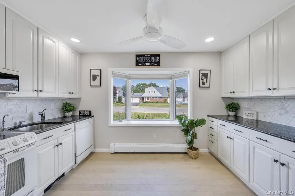17 Skylark Lane, Hempstead, NY, 5 Bedrooms Bedrooms, 8 Rooms Rooms,2 BathroomsBathrooms,Residential,For Rent,Skylark,0,1012615 17 Skylark Lane, Hempstead, NY, 5 Bedrooms Bedrooms, 8 Rooms Rooms,2 BathroomsBathrooms,Residential,For Rent,Skylark,0,1012615