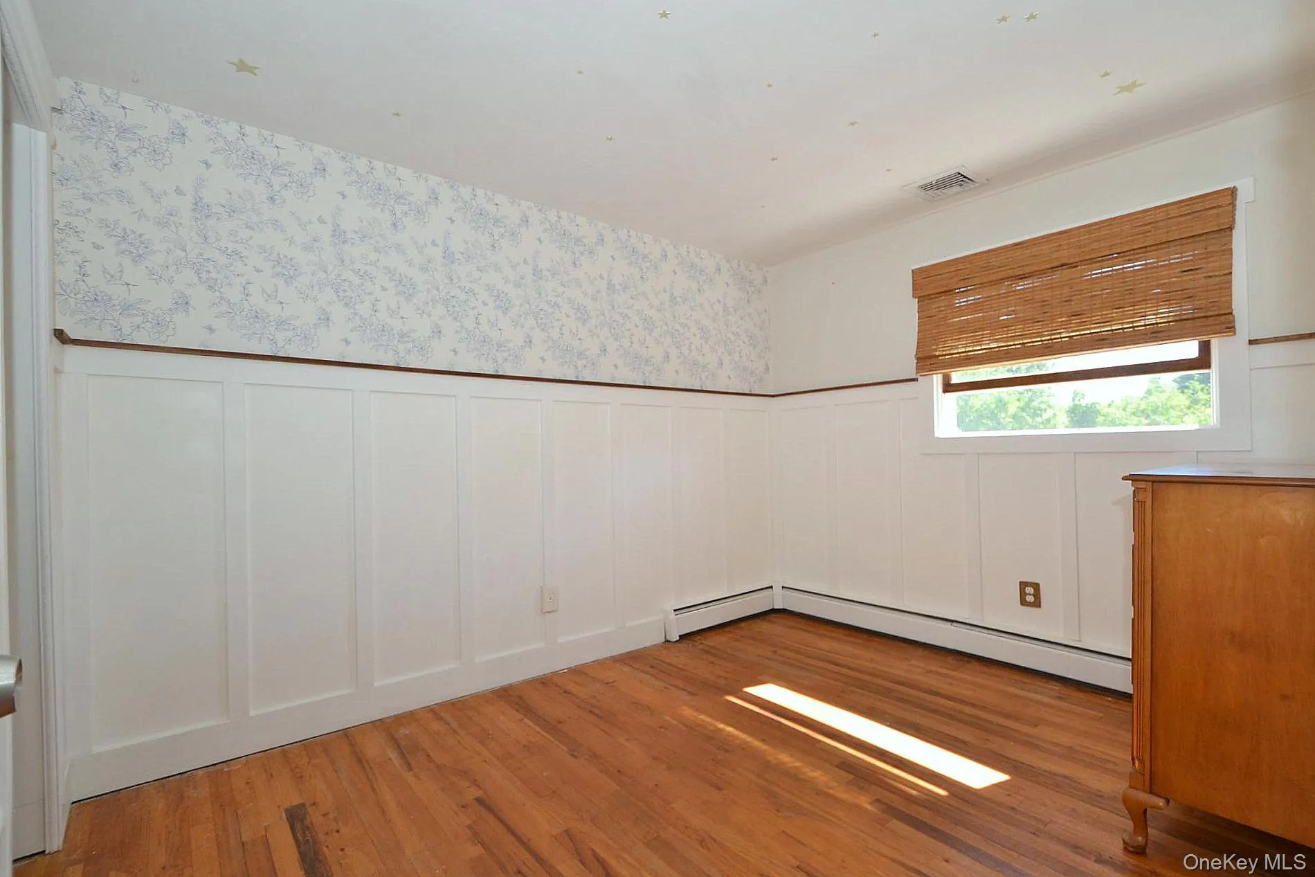 17 Wade Drive, Brookhaven, NY, 4 Bedrooms Bedrooms, 8 Rooms Rooms,1 BathroomBathrooms,Residential,For Rent,Wade,0,1012618 17 Wade Drive, Brookhaven, NY, 4 Bedrooms Bedrooms, 8 Rooms Rooms,1 BathroomBathrooms,Residential,For Rent,Wade,0,1012618
