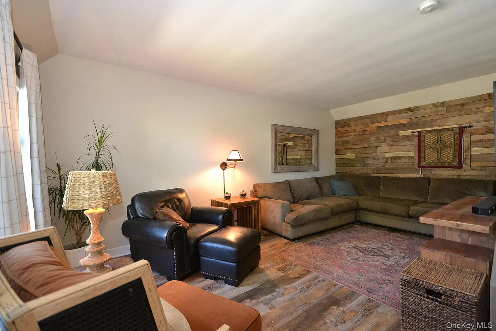 17 Wade Drive, Brookhaven, NY, 4 Bedrooms Bedrooms, 8 Rooms Rooms,1 BathroomBathrooms,Residential,For Rent,Wade,0,1012618 17 Wade Drive, Brookhaven, NY, 4 Bedrooms Bedrooms, 8 Rooms Rooms,1 BathroomBathrooms,Residential,For Rent,Wade,0,1012618