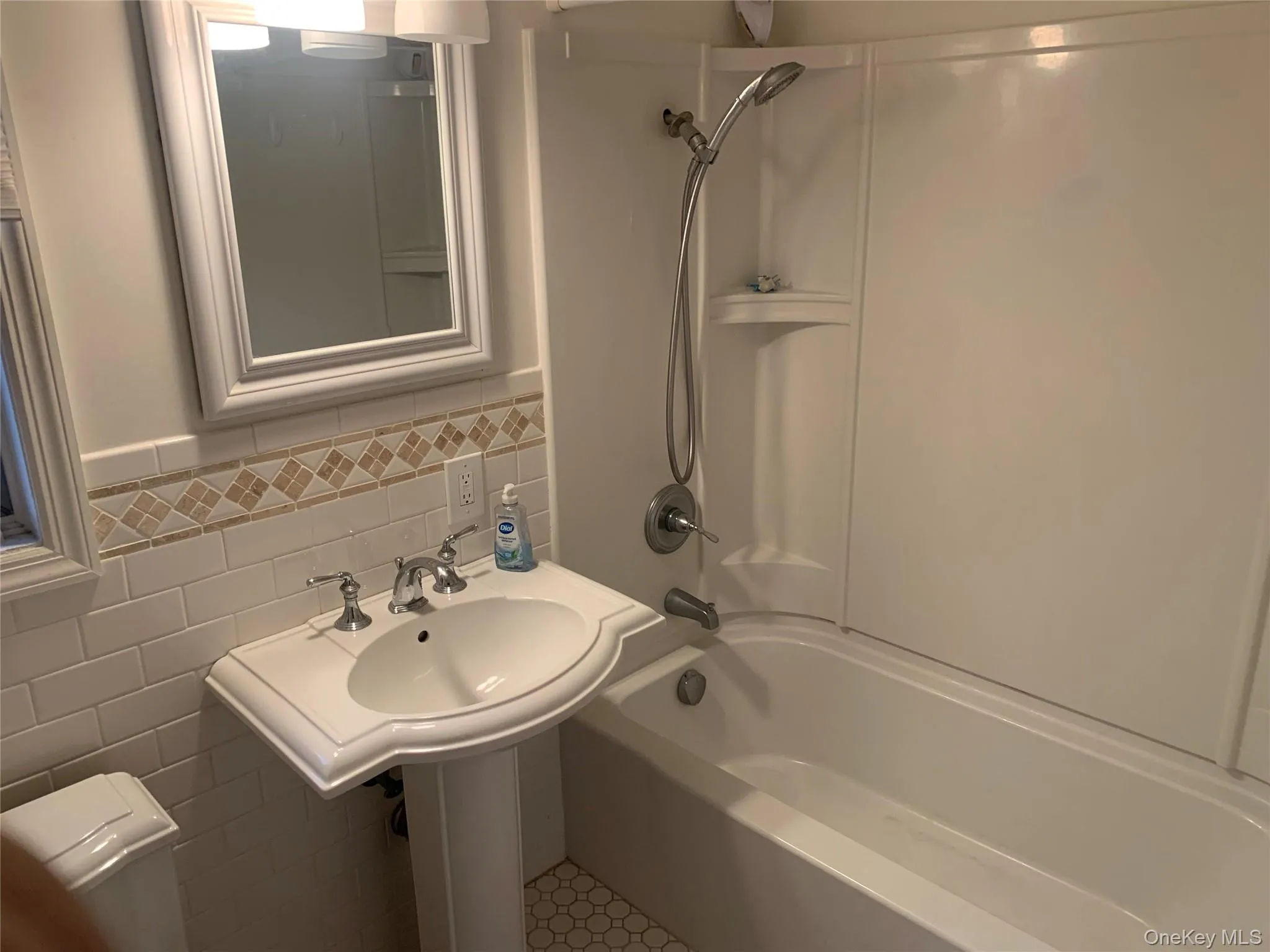2A Bayview Avenue, Babylon, NY, 1 Bedroom Bedrooms, 2 Rooms Rooms,1 BathroomBathrooms,Residential Lease,For Rent,Bayview,0,1012619 2A Bayview Avenue, Babylon, NY, 1 Bedroom Bedrooms, 2 Rooms Rooms,1 BathroomBathrooms,Residential Lease,For Rent,Bayview,0,1012619