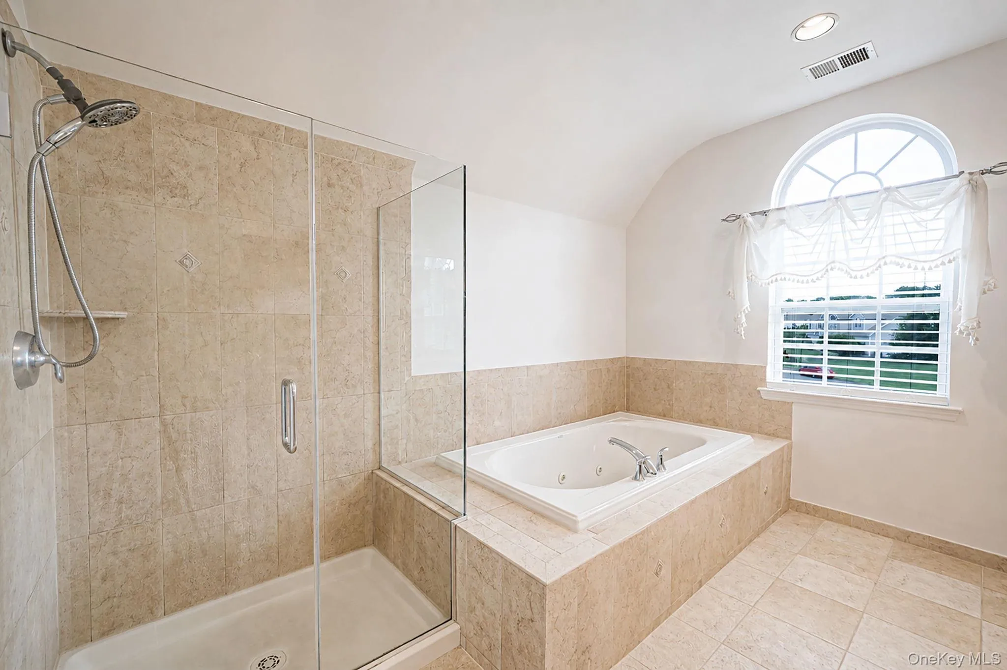 6 Westover Court, Brookhaven, NY, 5 Bedrooms Bedrooms, 12 Rooms Rooms,3 BathroomsBathrooms,Residential,For Rent,Westover,0,KEY1012630 6 Westover Court, Brookhaven, NY, 5 Bedrooms Bedrooms, 12 Rooms Rooms,3 BathroomsBathrooms,Residential,For Rent,Westover,0,KEY1012630