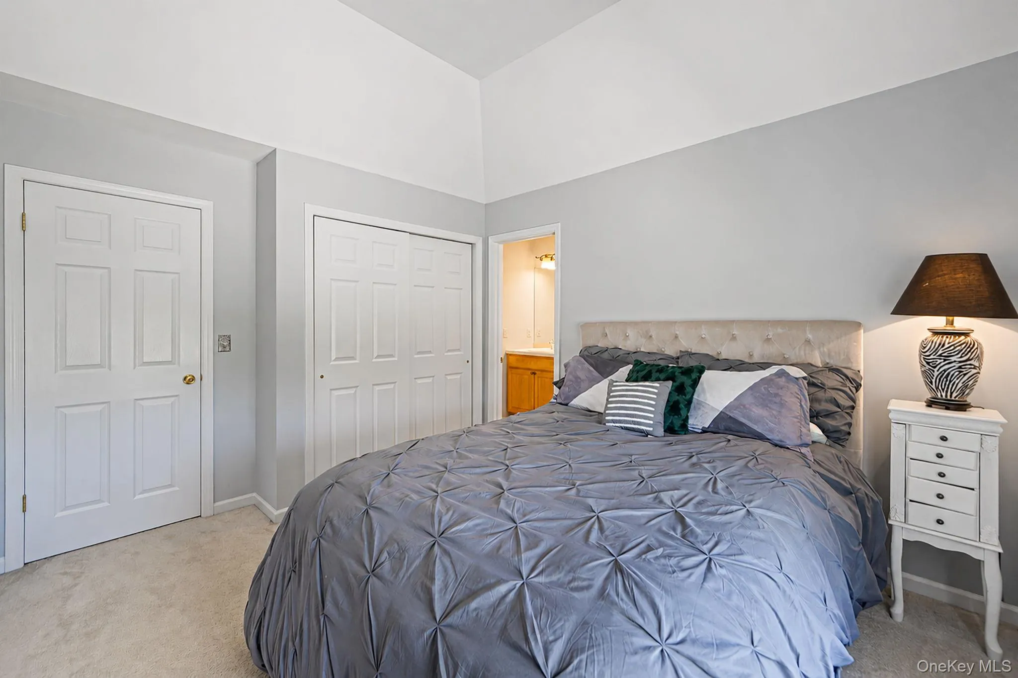 6 Westover Court, Brookhaven, NY, 5 Bedrooms Bedrooms, 12 Rooms Rooms,3 BathroomsBathrooms,Residential,For Rent,Westover,0,KEY1012630 6 Westover Court, Brookhaven, NY, 5 Bedrooms Bedrooms, 12 Rooms Rooms,3 BathroomsBathrooms,Residential,For Rent,Westover,0,KEY1012630