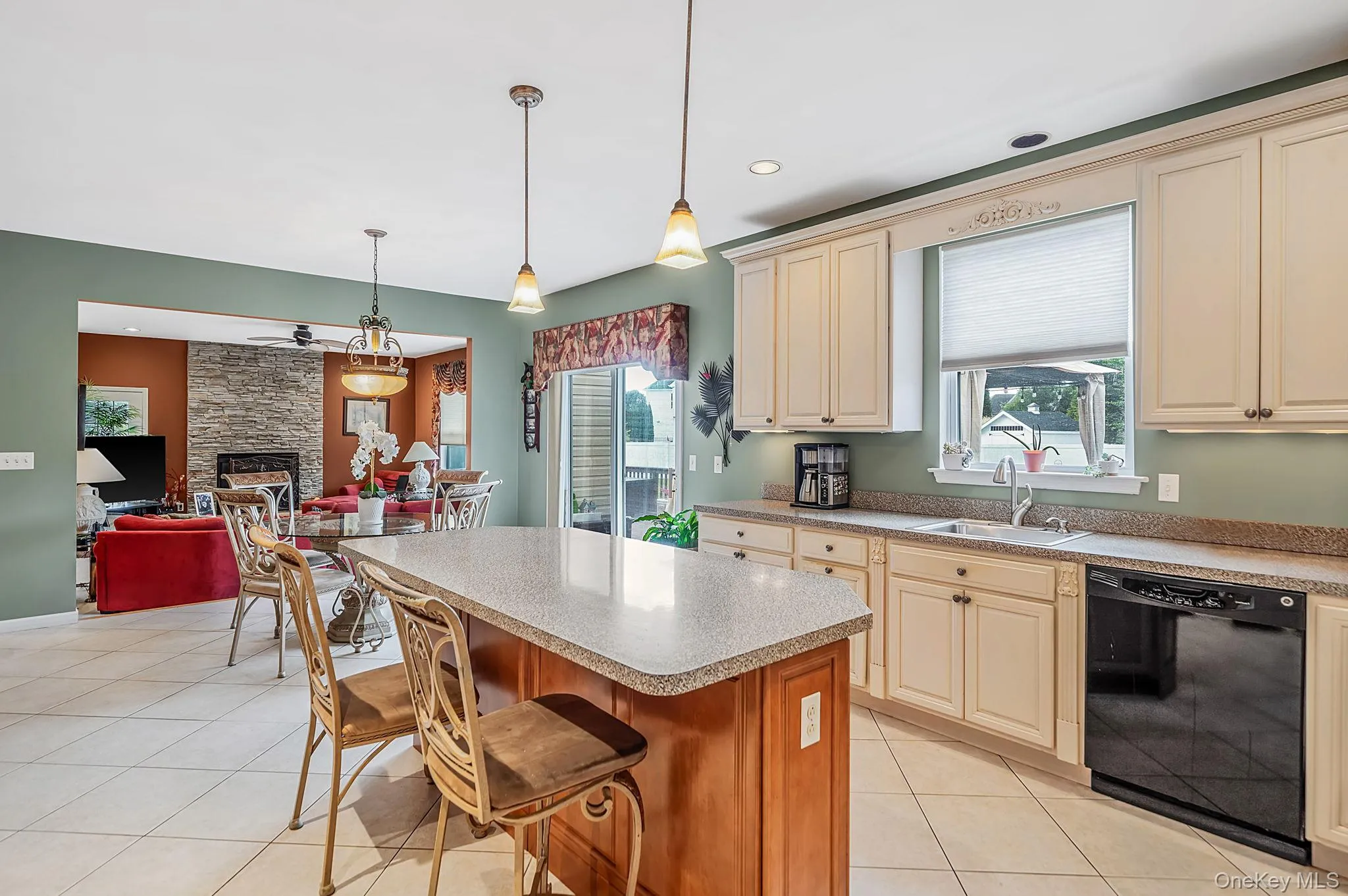 6 Westover Court, Brookhaven, NY, 5 Bedrooms Bedrooms, 12 Rooms Rooms,3 BathroomsBathrooms,Residential,For Rent,Westover,0,KEY1012630 6 Westover Court, Brookhaven, NY, 5 Bedrooms Bedrooms, 12 Rooms Rooms,3 BathroomsBathrooms,Residential,For Rent,Westover,0,KEY1012630
