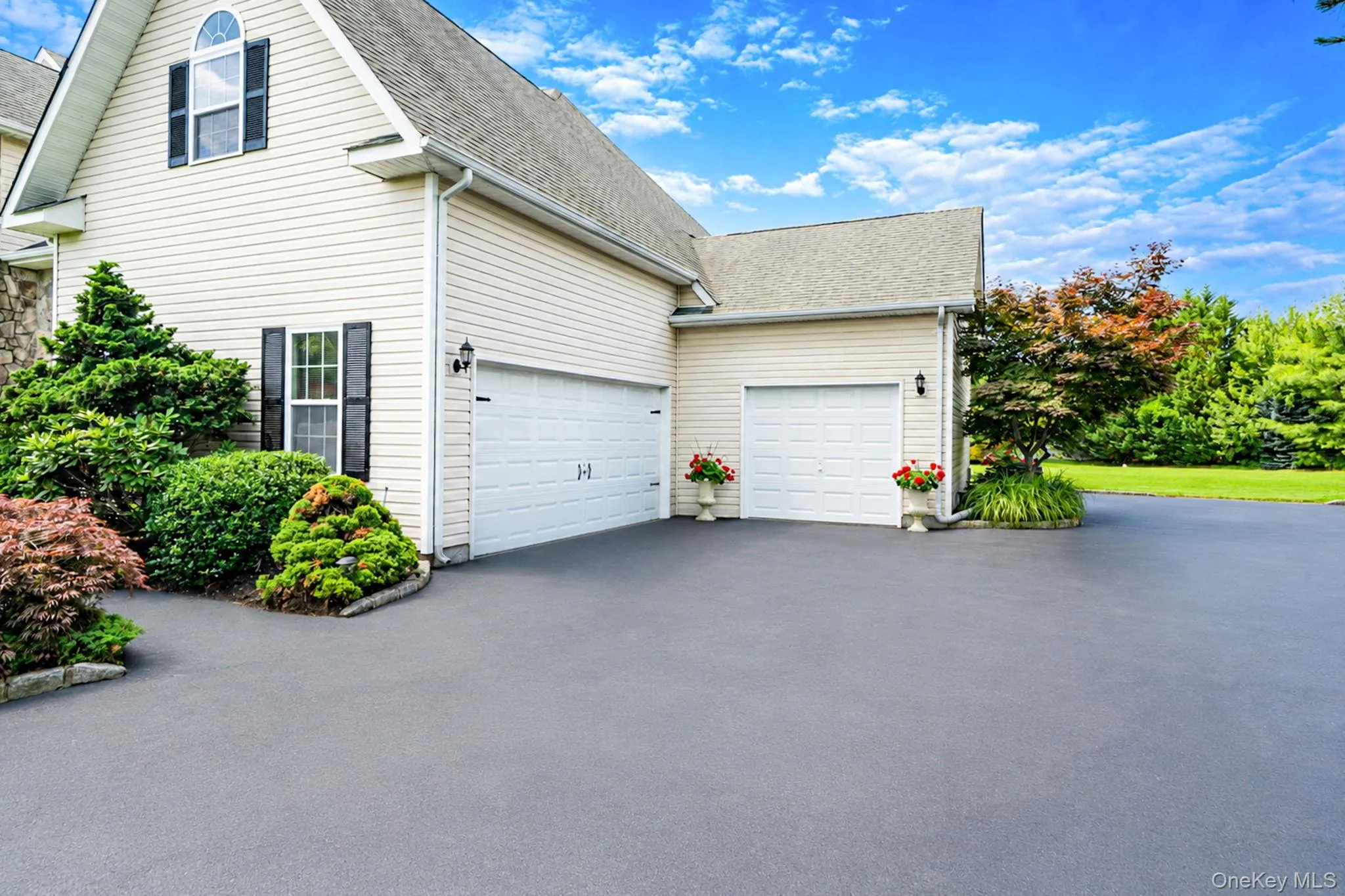 6 Westover Court, Brookhaven, NY, 5 Bedrooms Bedrooms, 12 Rooms Rooms,3 BathroomsBathrooms,Residential,For Rent,Westover,0,KEY1012630 6 Westover Court, Brookhaven, NY, 5 Bedrooms Bedrooms, 12 Rooms Rooms,3 BathroomsBathrooms,Residential,For Rent,Westover,0,KEY1012630