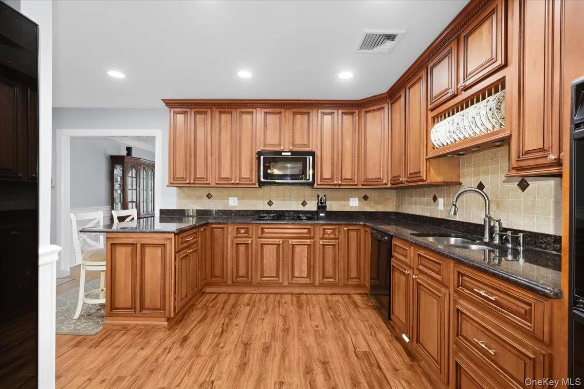 1 Interlaken Drive, Eastchester, NY, 5 Bedrooms Bedrooms, 10 Rooms Rooms,3 BathroomsBathrooms,Residential,For Rent,Interlaken,0,1012634 1 Interlaken Drive, Eastchester, NY, 5 Bedrooms Bedrooms, 10 Rooms Rooms,3 BathroomsBathrooms,Residential,For Rent,Interlaken,0,1012634